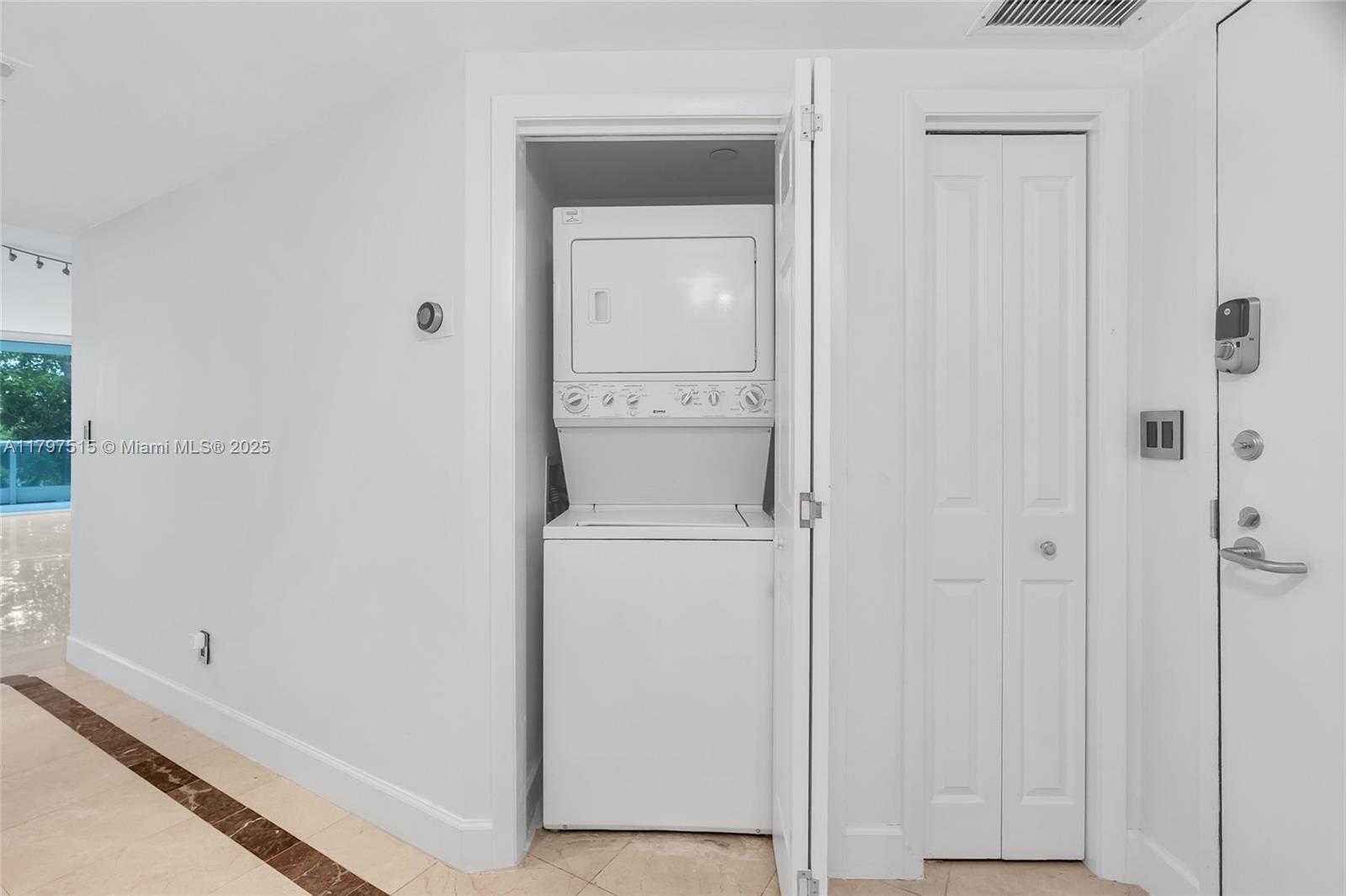 Small Image of 2127 BRICKELL AVE #505, Miami Number 12