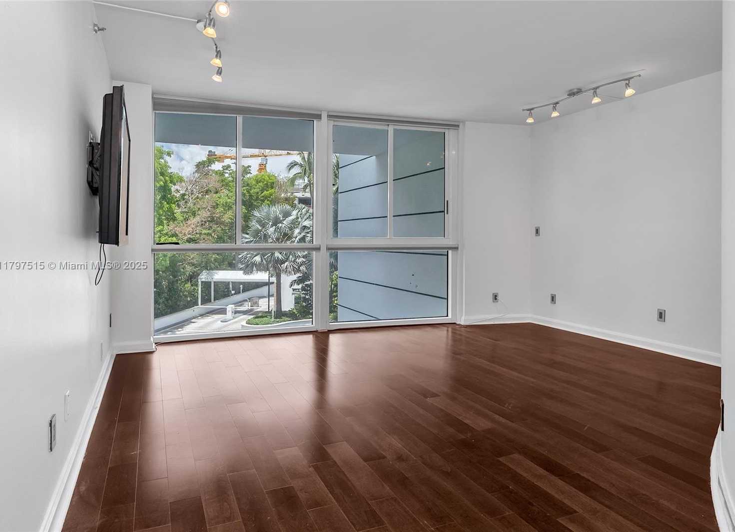 Small Image of 2127 BRICKELL AVE #505, Miami Number 14