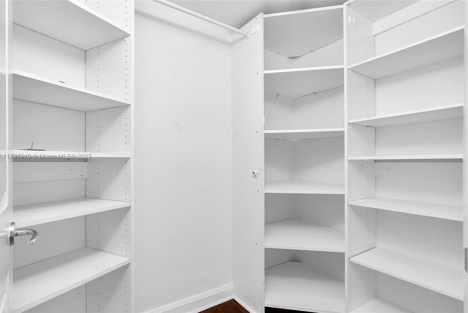 Small Image of 2127 BRICKELL AVE #505, Miami Number 16