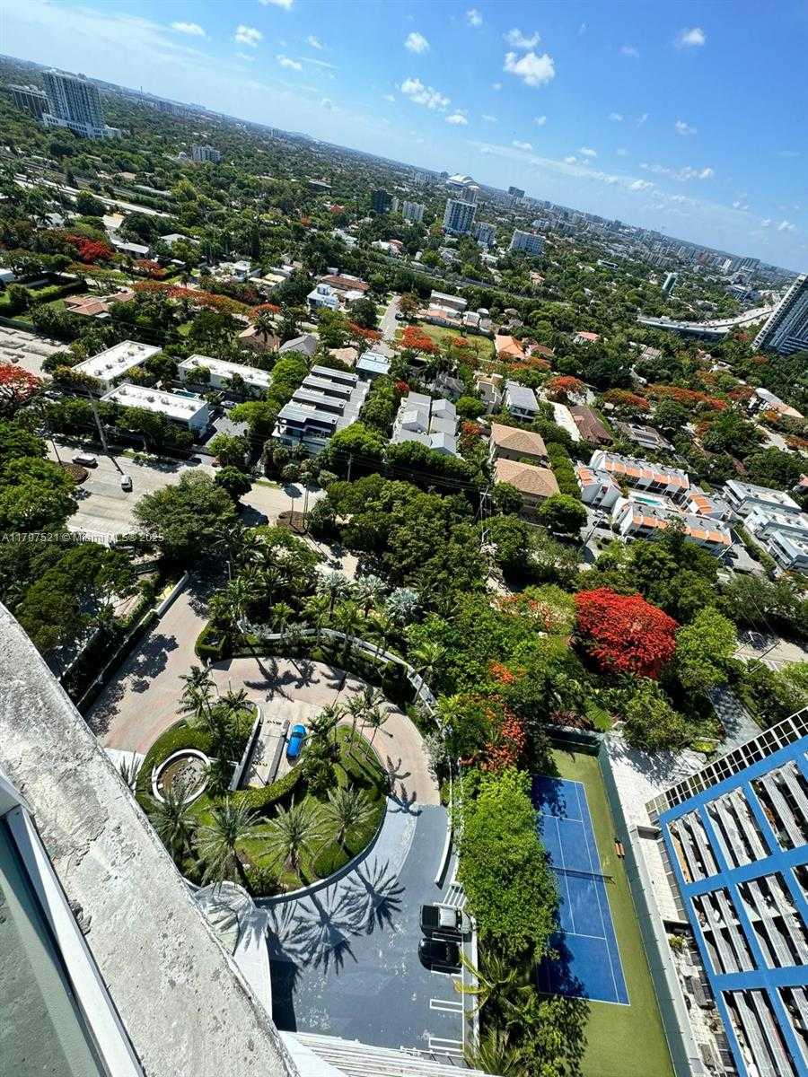 Small Image of 2101 BRICKELL AVE #2401, Miami Number 2