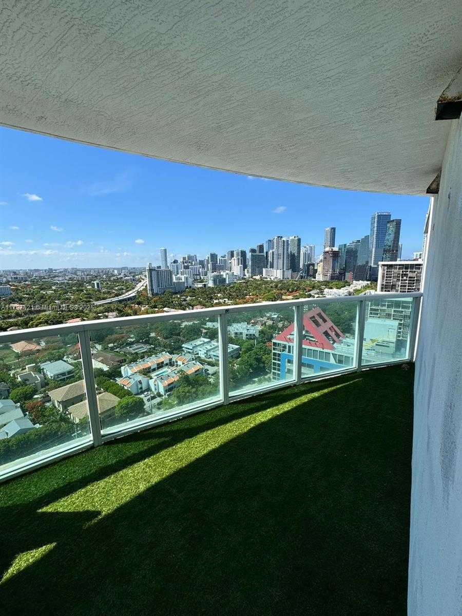 Small Image of 2101 BRICKELL AVE #2401, Miami Number 4