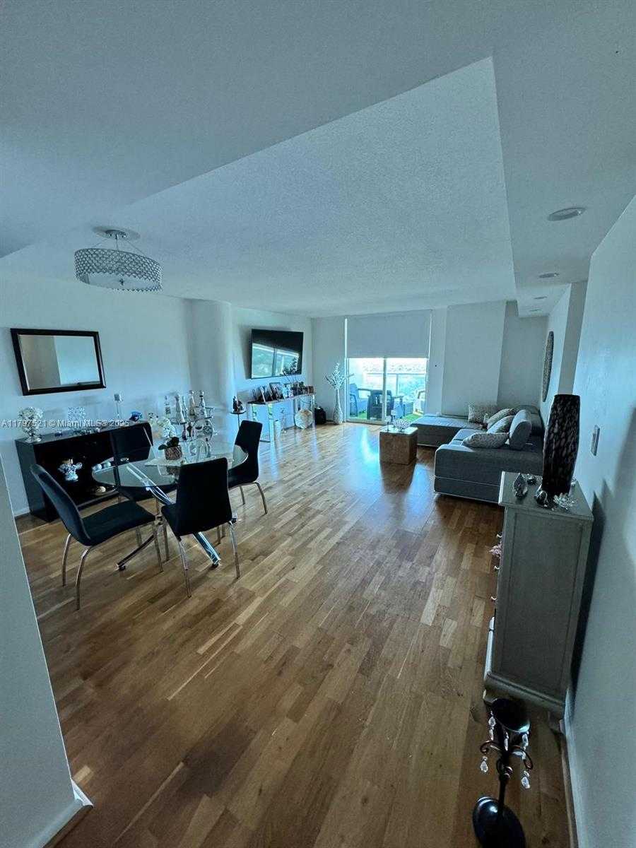 Small Image of 2101 BRICKELL AVE #2401, Miami Number 6