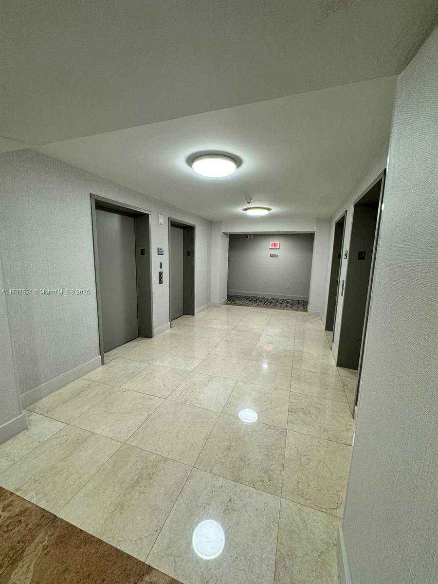 Small Image of 2101 BRICKELL AVE #2401, Miami Number 7