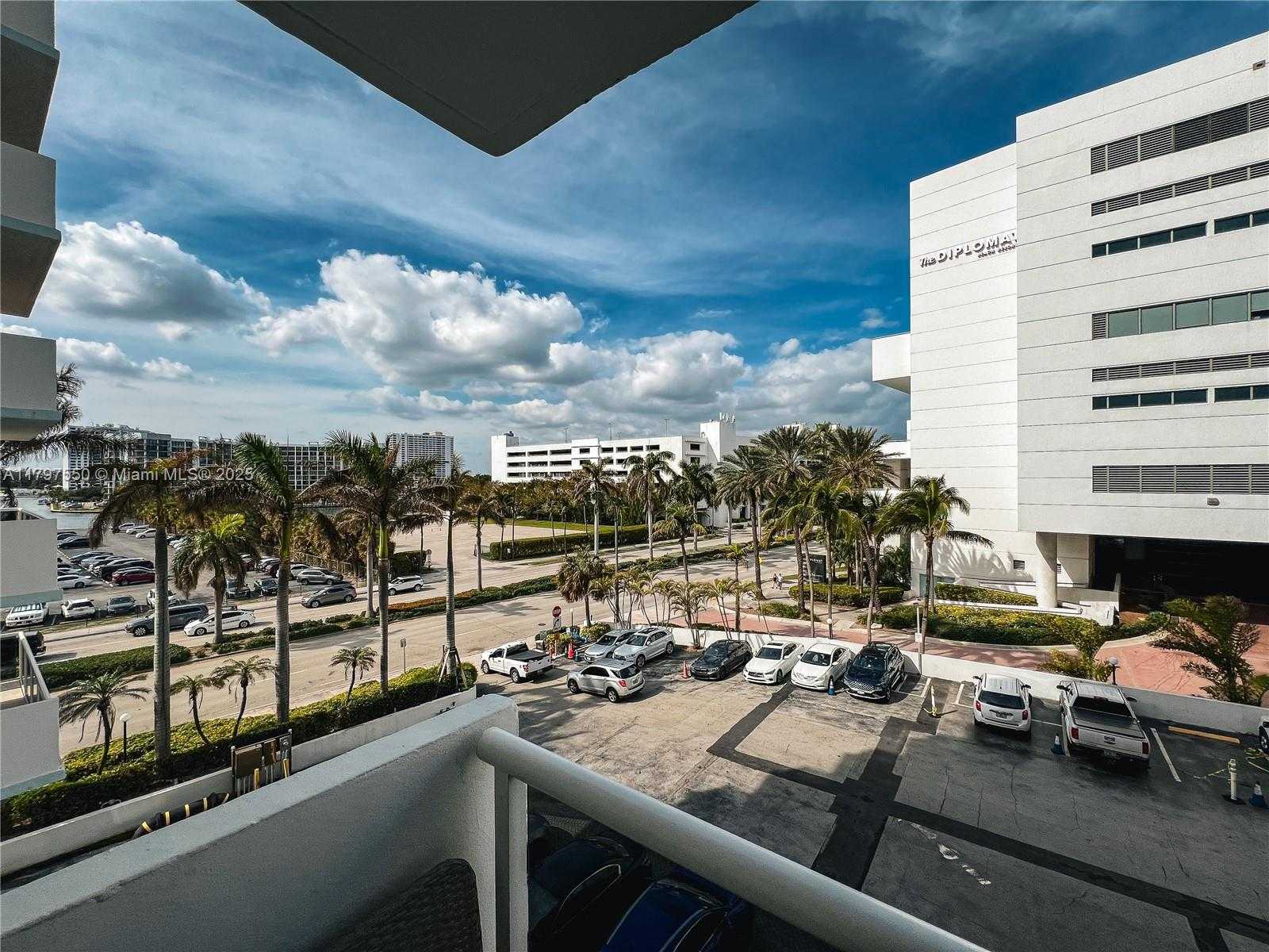 Small Image of 3725 SOUTH OCEAN DR #425, Hollywood Number 16