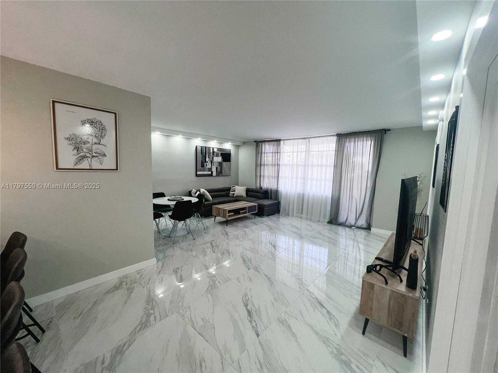 Small Image of 3725 SOUTH OCEAN DR #425, Hollywood Number 2