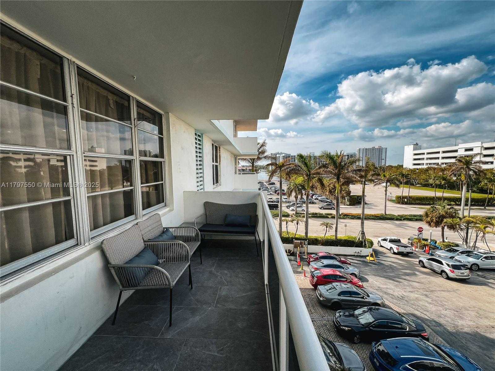 Small Image of 3725 SOUTH OCEAN DR #425, Hollywood Number 3