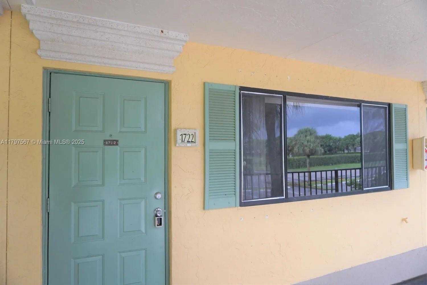 Small Image of 1722 Meadows Cir W, Boynton Beach, FL 33436, USA Number 10