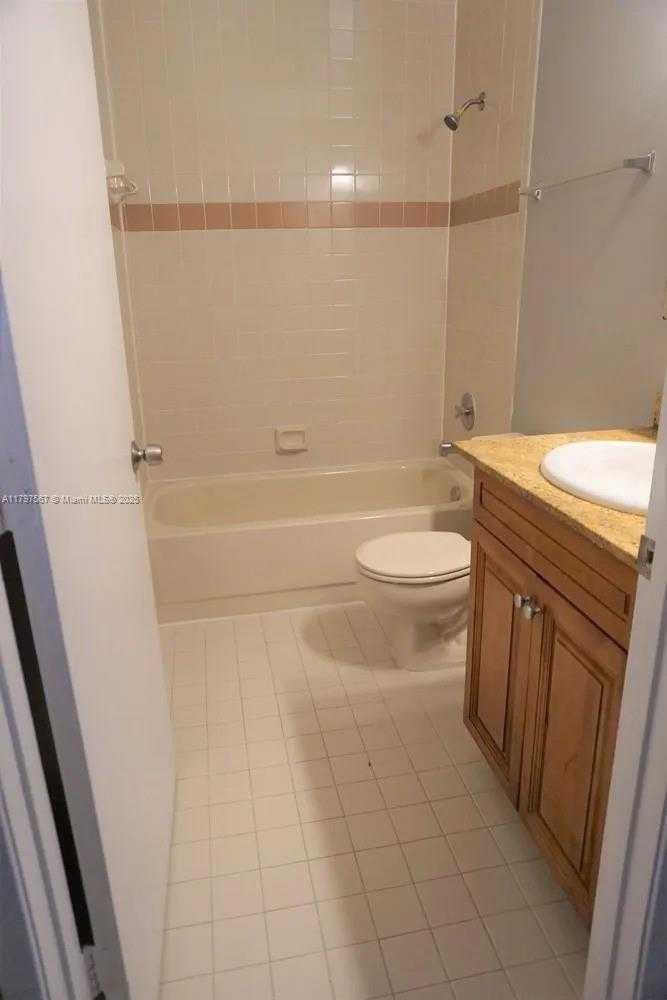 Small Image of 1722 Meadows Cir W, Boynton Beach, FL 33436, USA Number 12