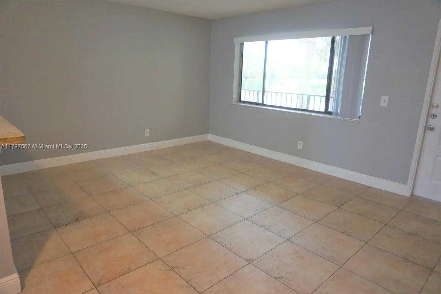 Small Image of 1722 Meadows Cir W, Boynton Beach, FL 33436, USA Number 14