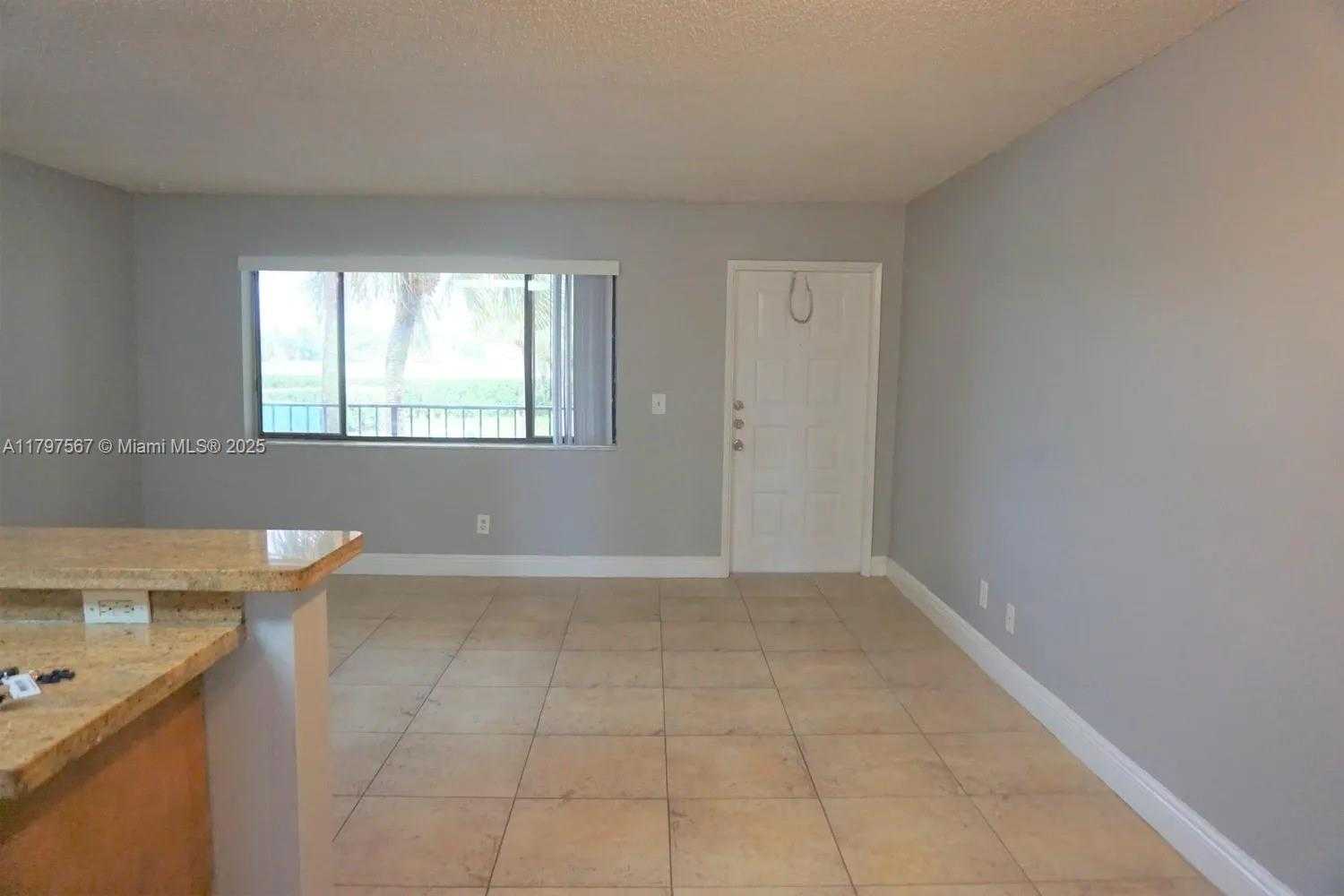 Small Image of 1722 Meadows Cir W, Boynton Beach, FL 33436, USA Number 15
