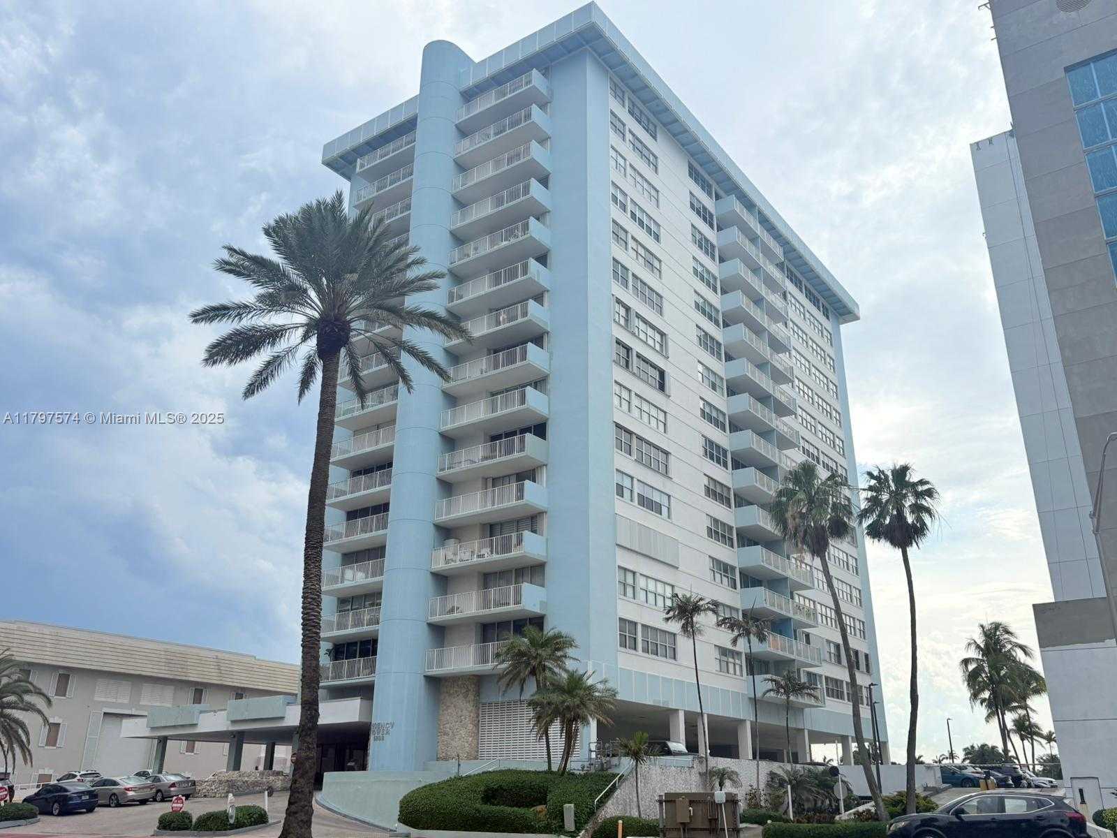 Small Image of 5838 COLLINS AVE #10E, Miami Beach Number 12