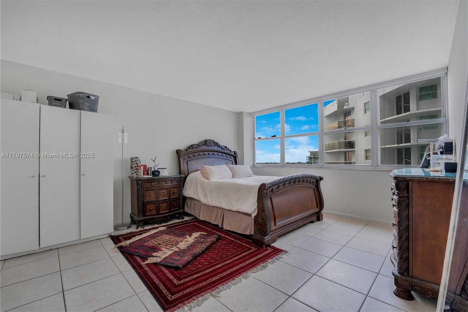 Small Image of 5838 COLLINS AVE #10E, Miami Beach Number 19
