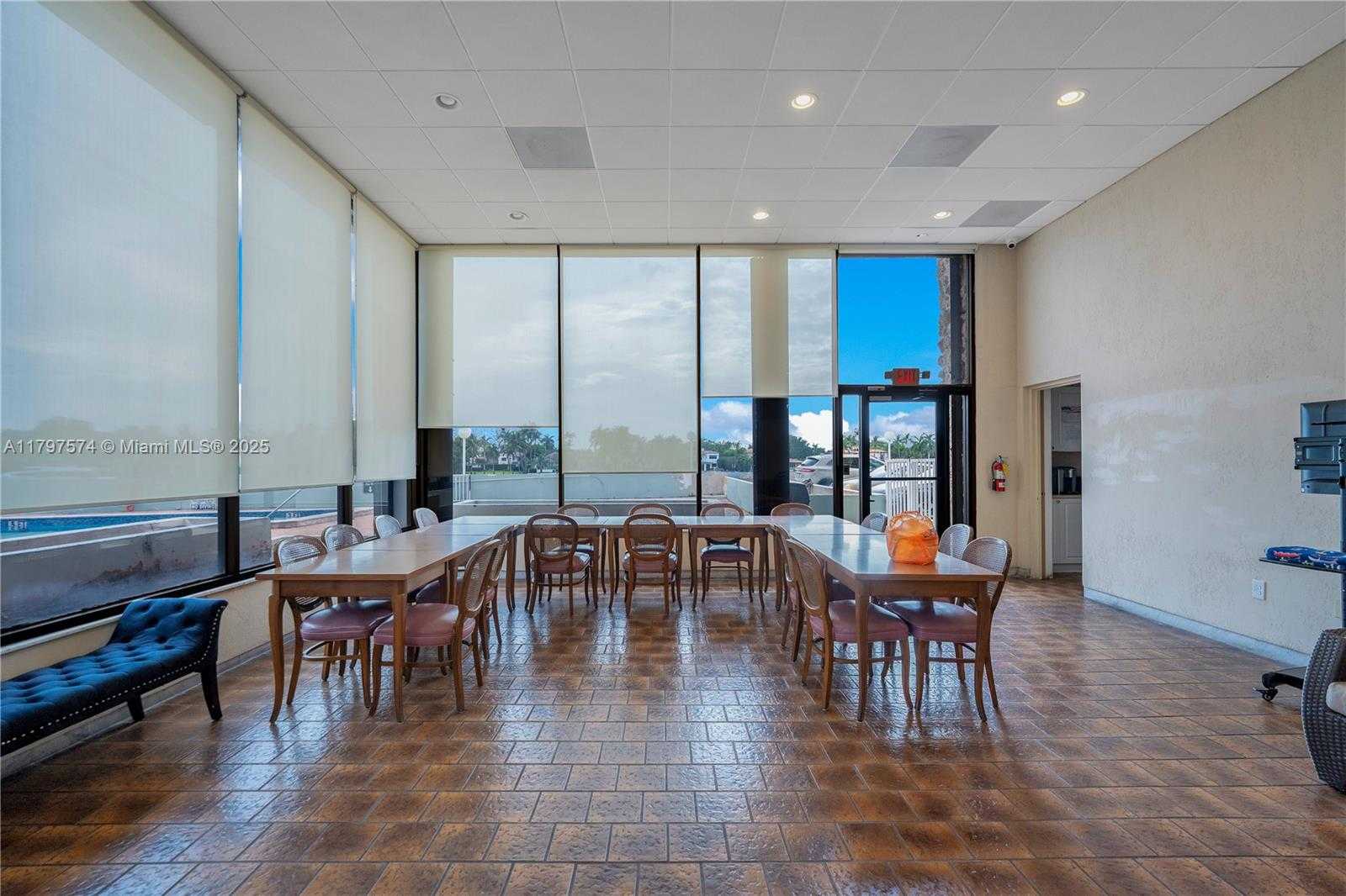 Small Image of 5838 COLLINS AVE #10E, Miami Beach Number 24