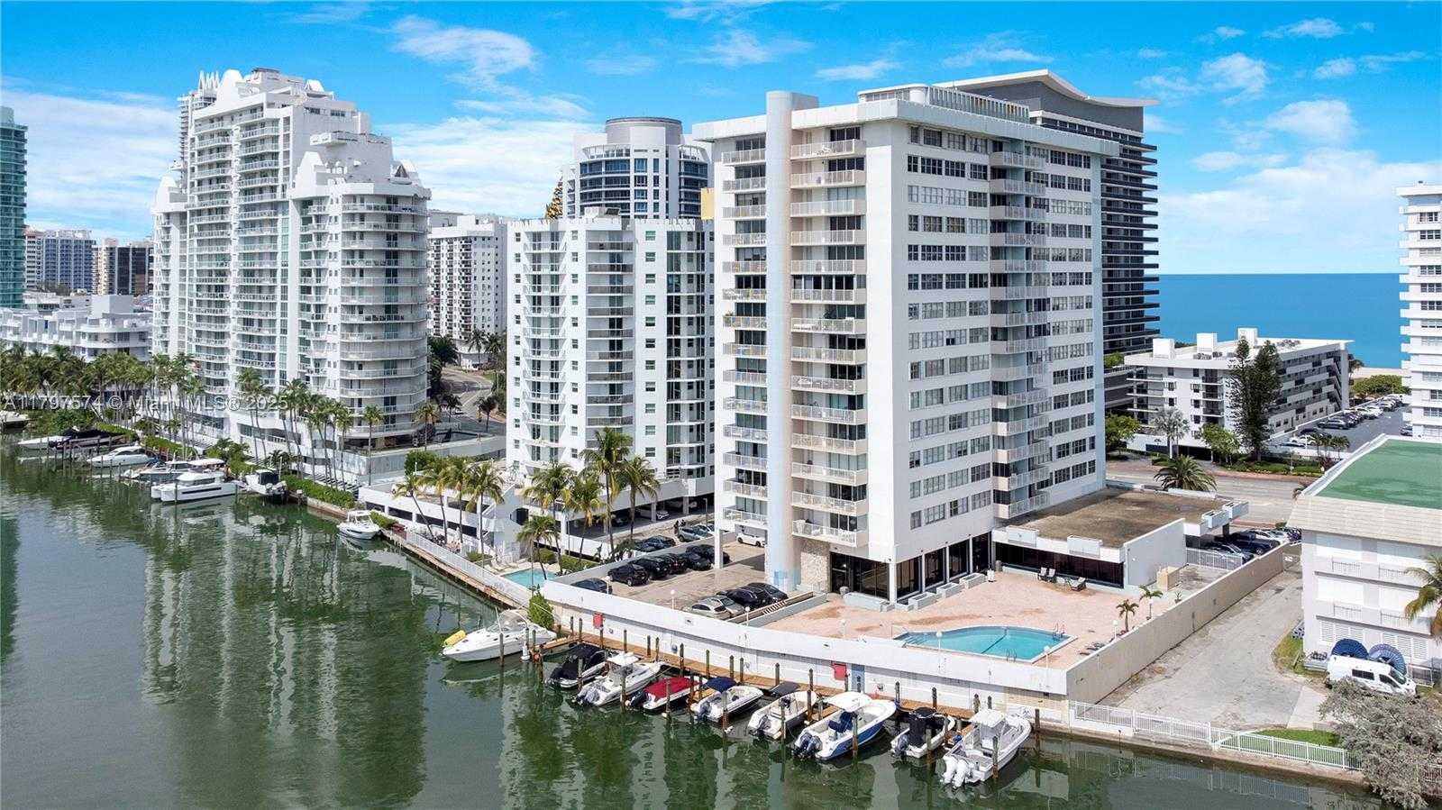 Small Image of 5838 COLLINS AVE #10E, Miami Beach Number 31