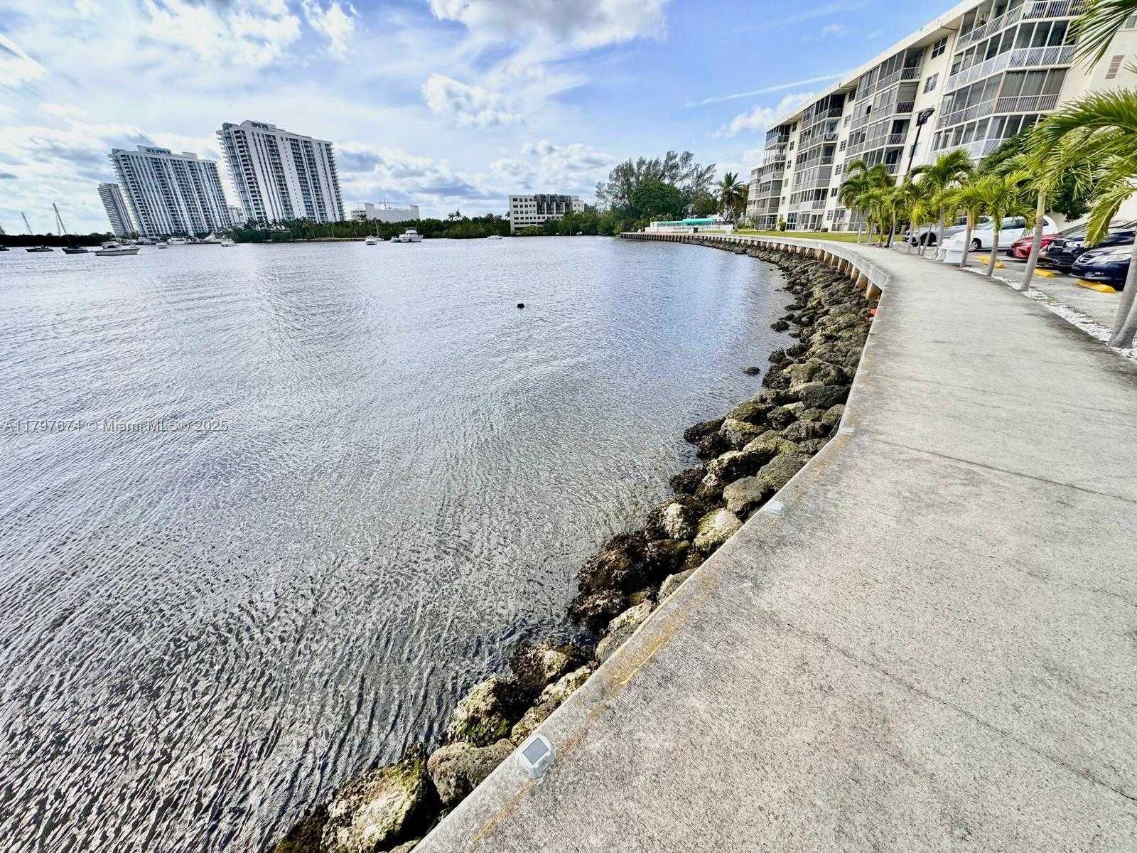 Small Image of 2905 POINT EAST DR #L102, Aventura Number 3