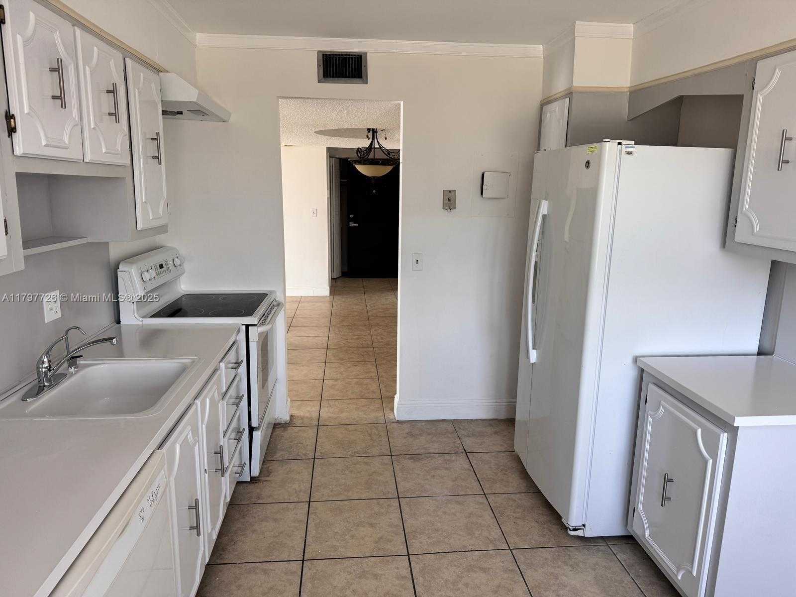 Small Image of 2851 NORTH EAST 183RD ST #501E, Aventura Number 2