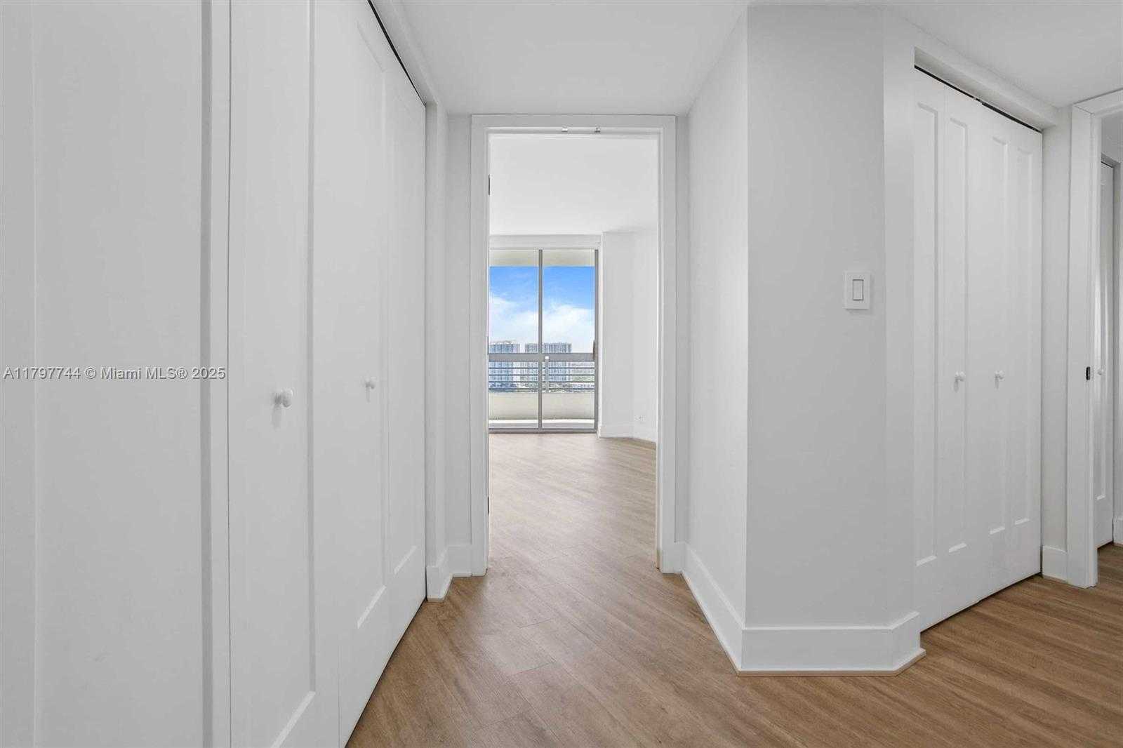Small Image of 19101 NORTH EAST 36TH CT #2704, Aventura Number 19