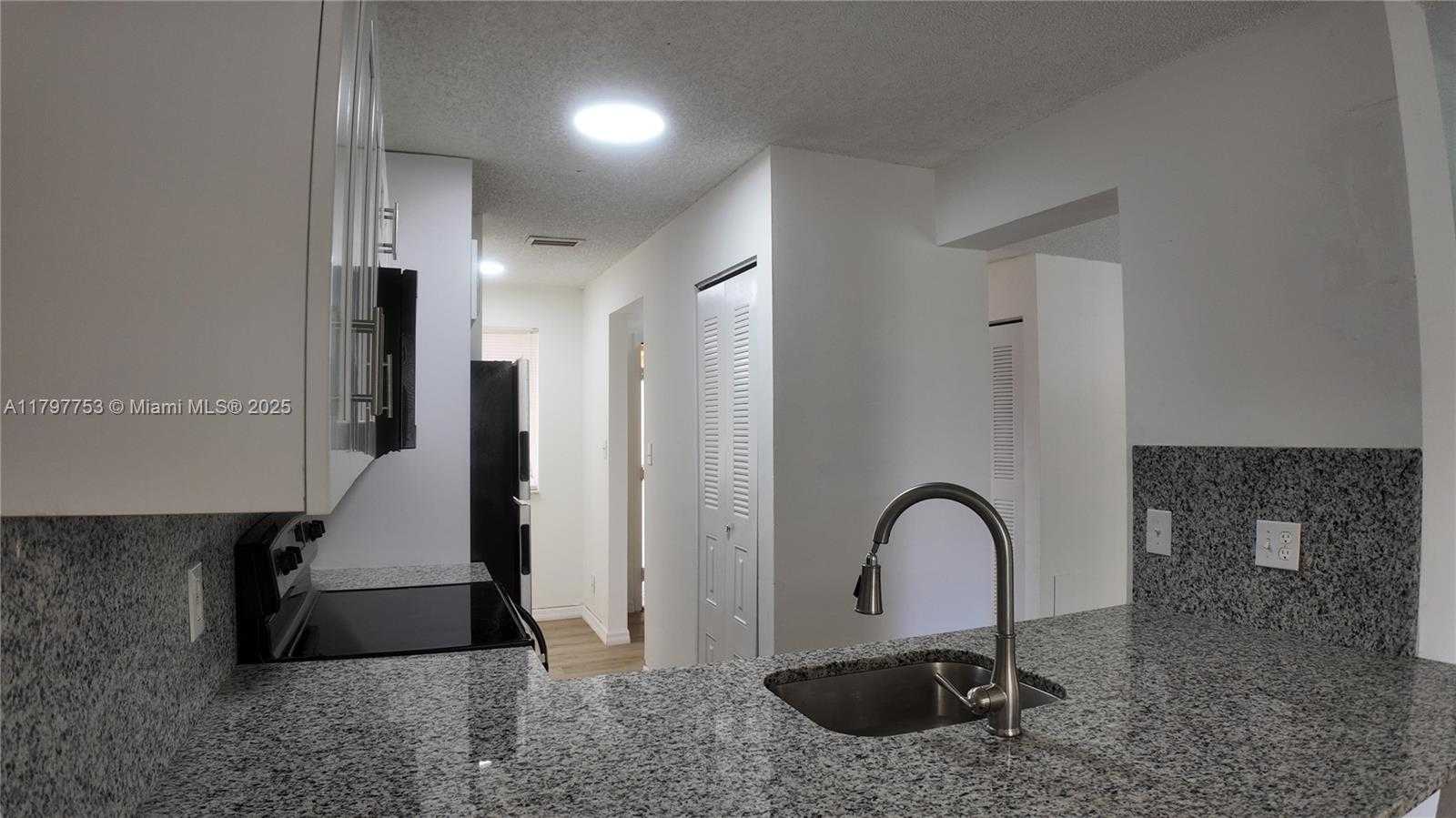 Small Image of 1084 CORAL CLUB DR #1084, Coral Springs Number 11