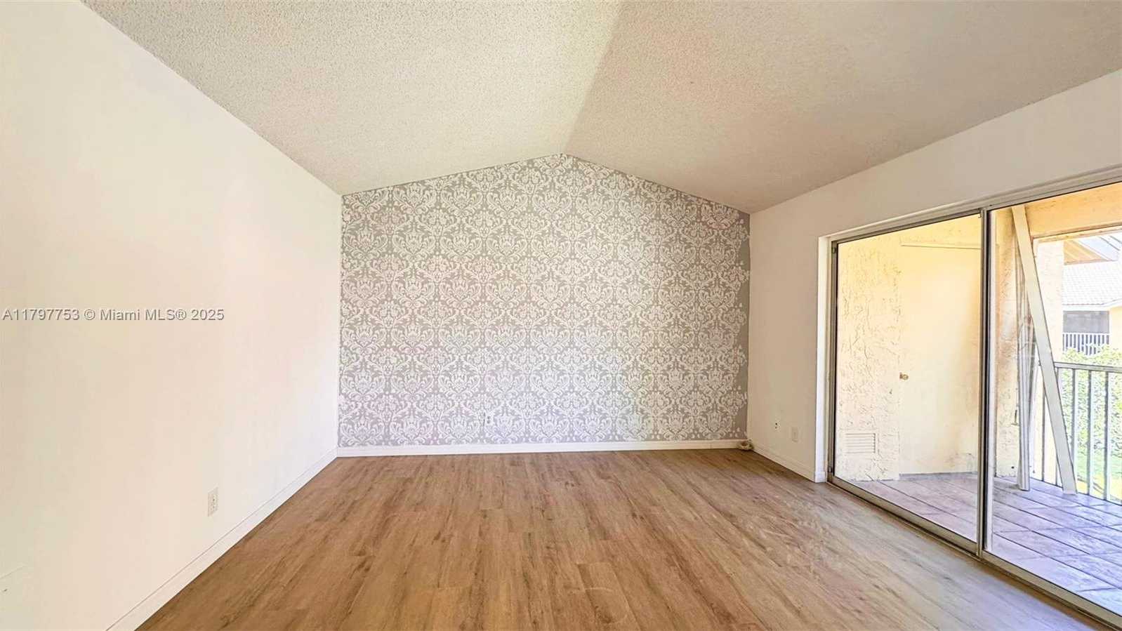 Small Image of 1084 CORAL CLUB DR #1084, Coral Springs Number 2