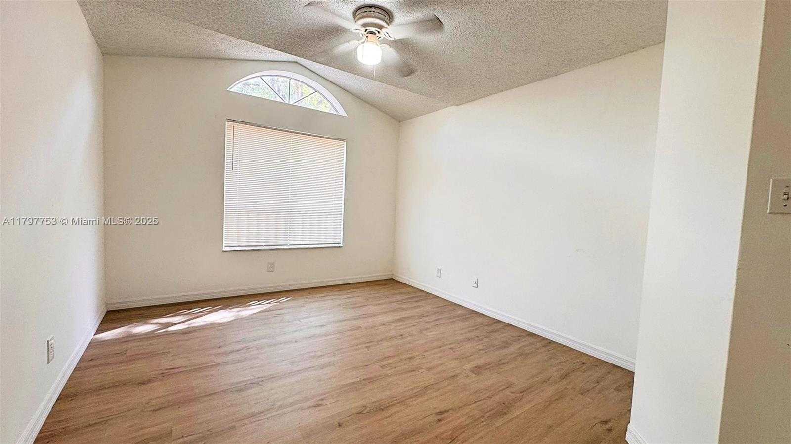 Small Image of 1084 CORAL CLUB DR #1084, Coral Springs Number 6