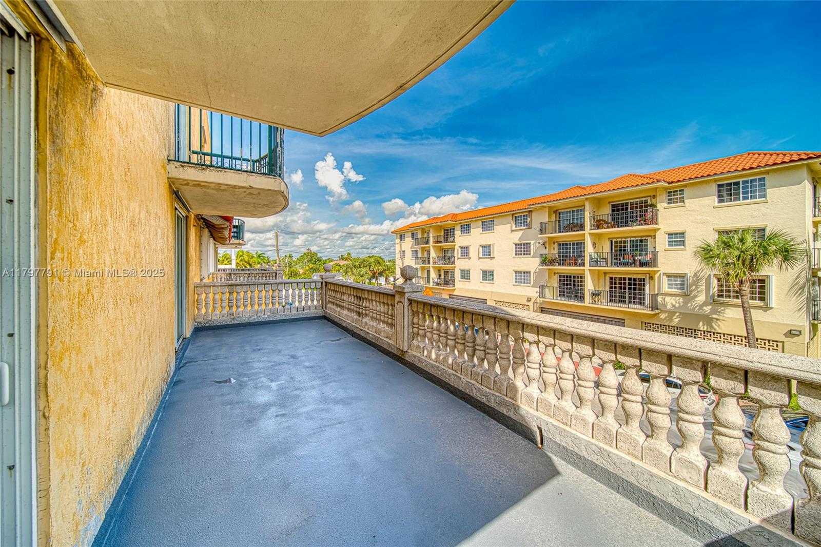Small Image of 8888 COLLINS AVE #201, Surfside Number 29