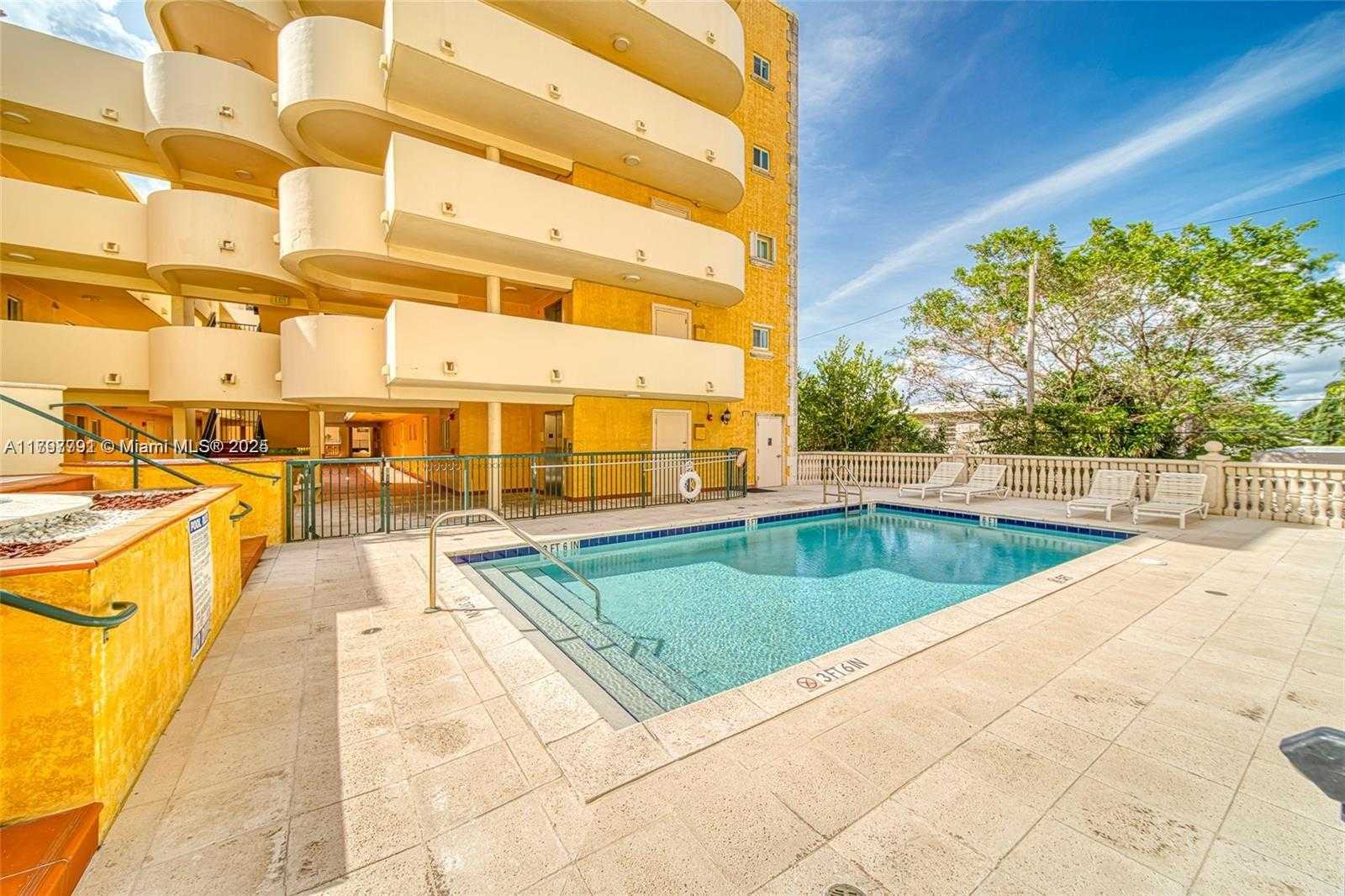 Small Image of 8888 COLLINS AVE #201, Surfside Number 32