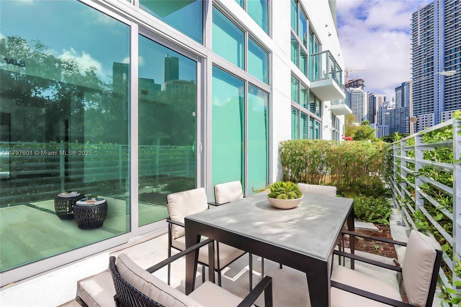 Small Image of 1600 SOUTH WEST 1ST AVE #TH-07, Miami Number 14