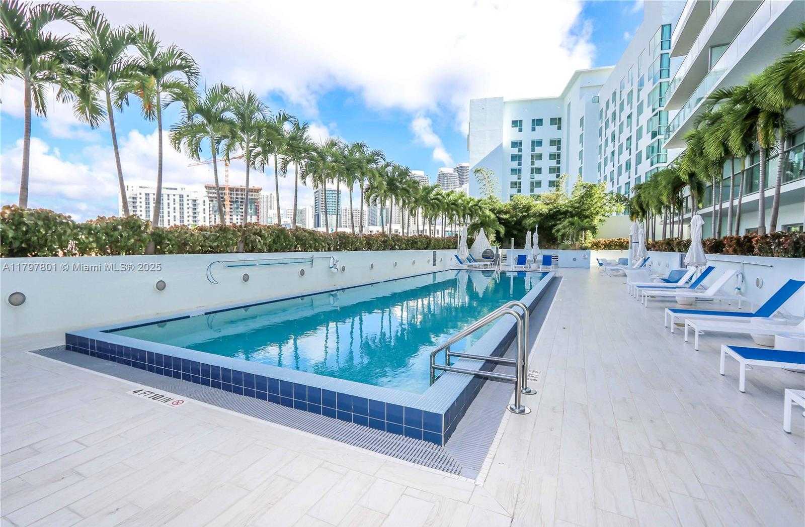 Small Image of 1600 SOUTH WEST 1ST AVE #TH-07, Miami Number 15
