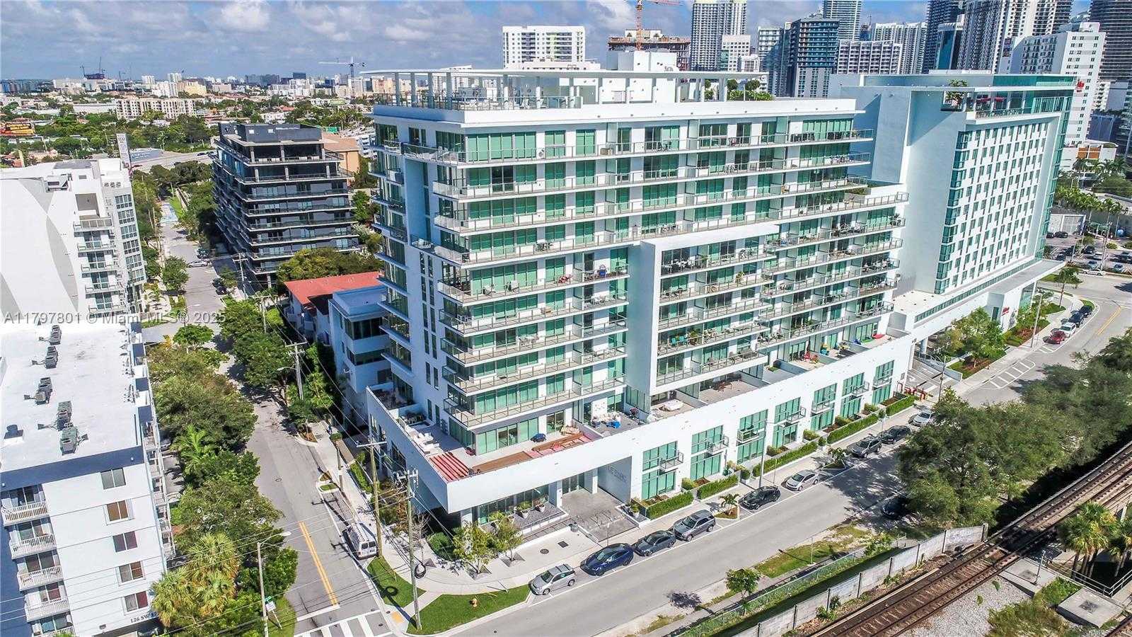 Small Image of 1600 SOUTH WEST 1ST AVE #TH-07, Miami Number 25