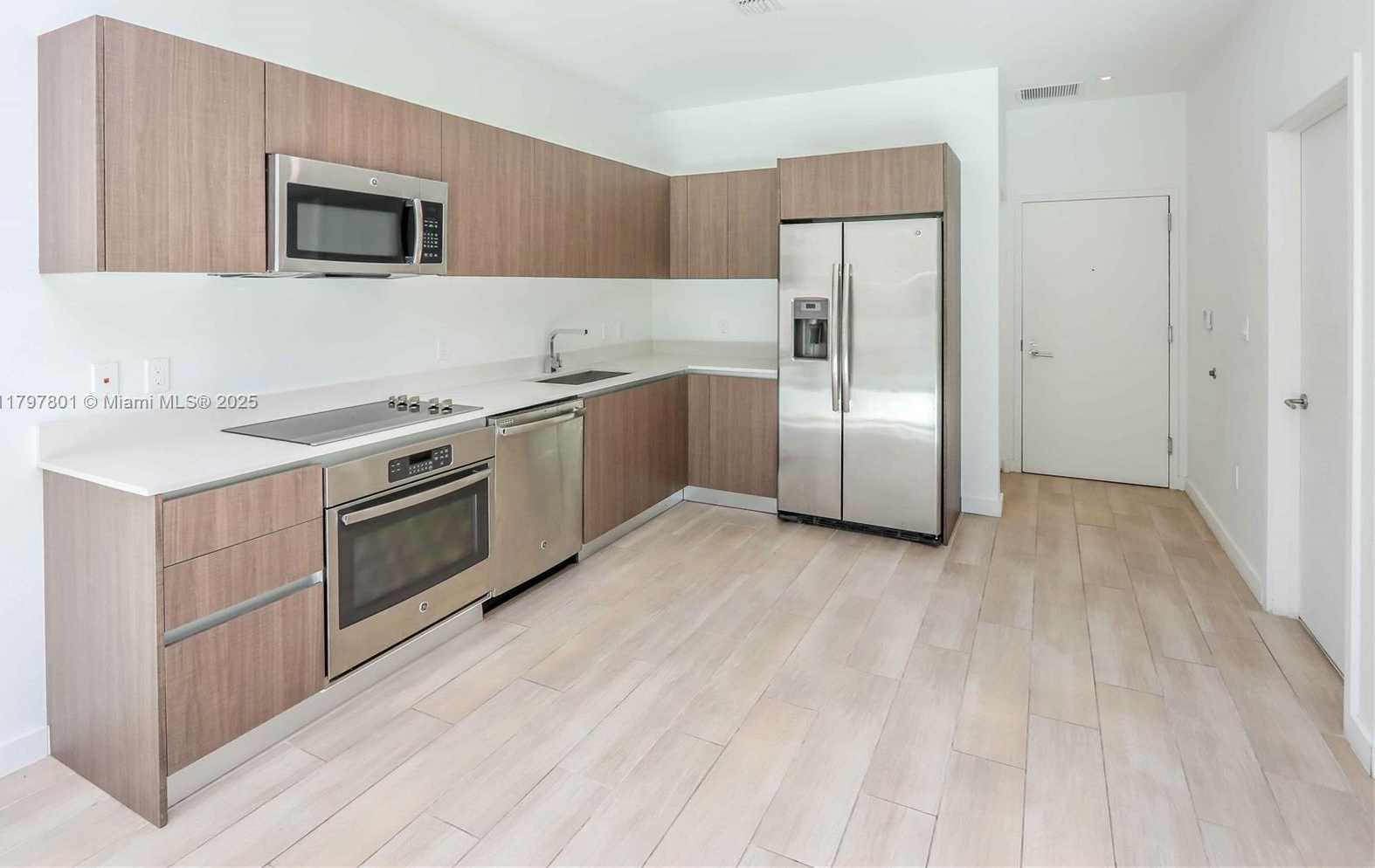 Small Image of 1600 SOUTH WEST 1ST AVE #TH-07, Miami Number 4