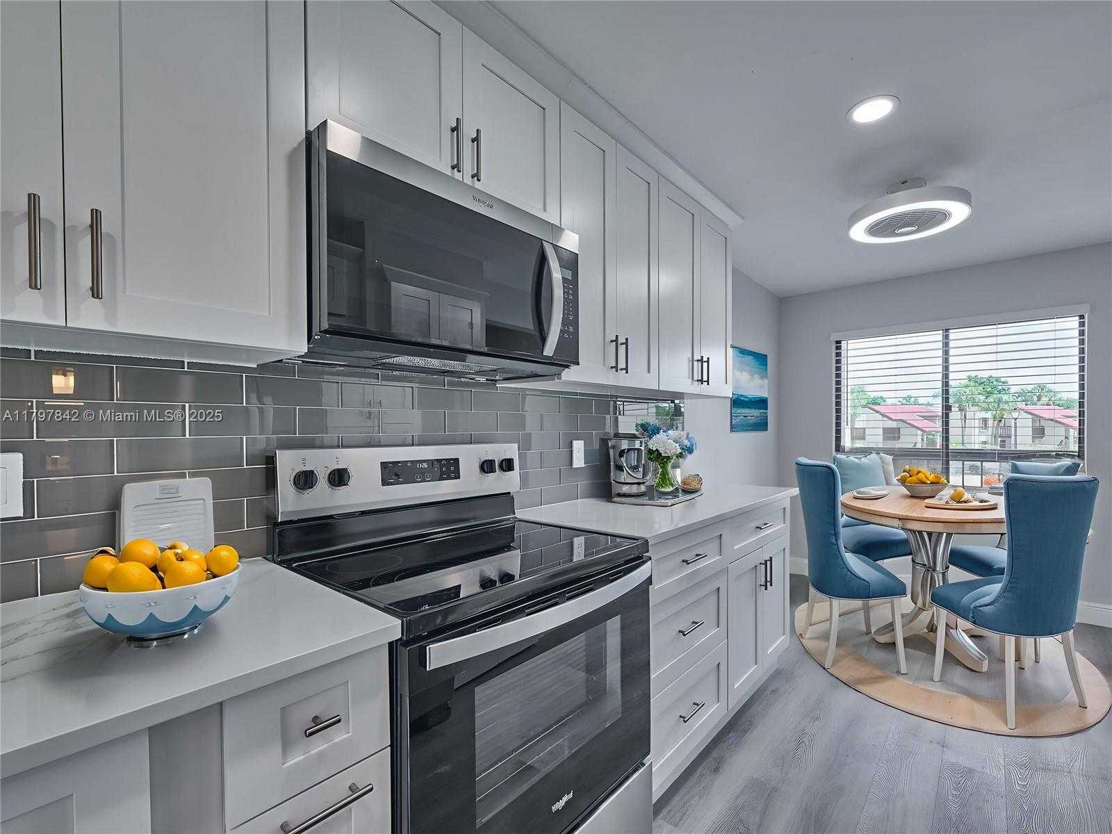 Small Image of 5380 CEDAR LAKE DR #204, Boynton Beach Number 10