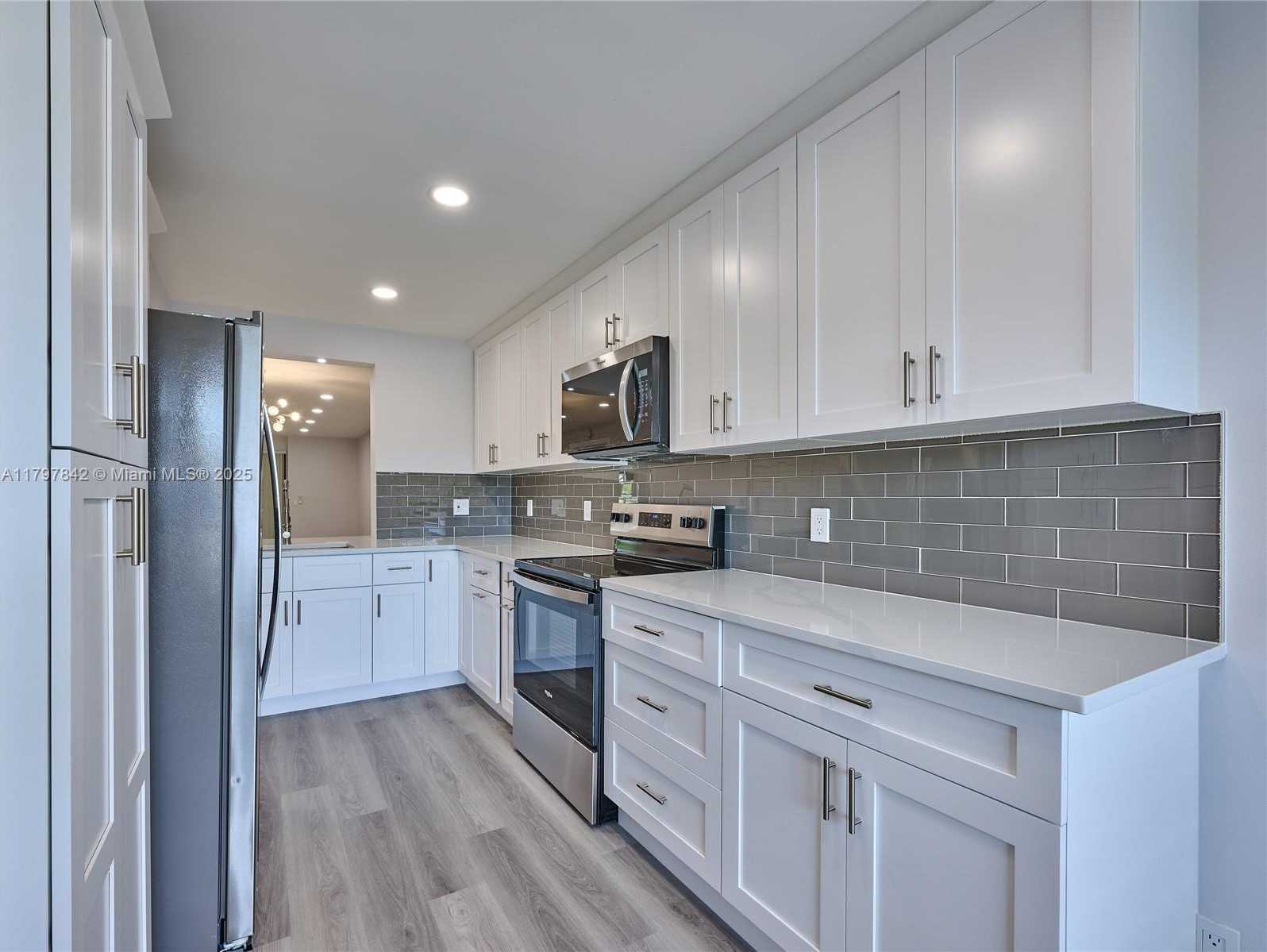 Small Image of 5380 CEDAR LAKE DR #204, Boynton Beach Number 13