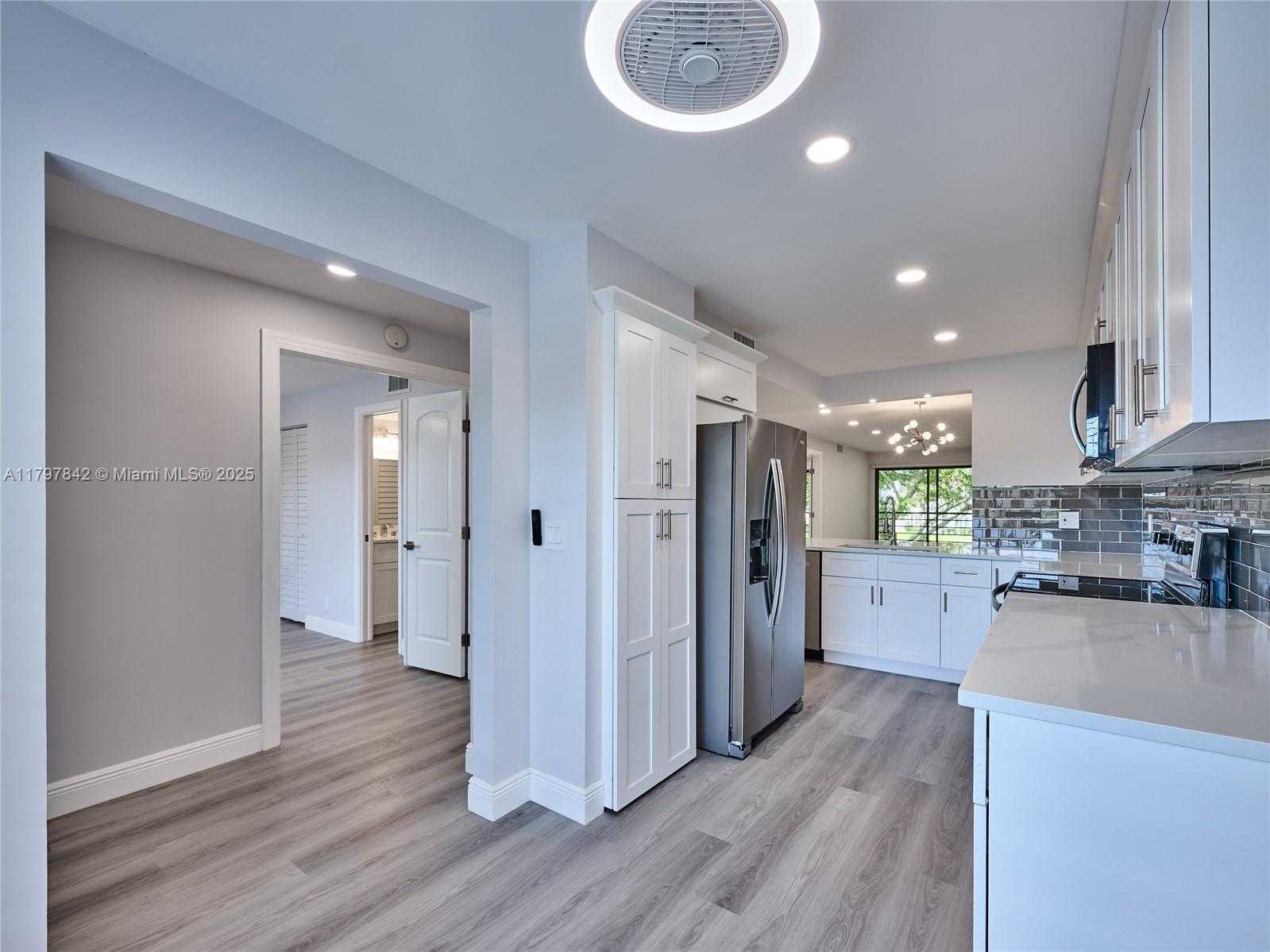 Small Image of 5380 CEDAR LAKE DR #204, Boynton Beach Number 16