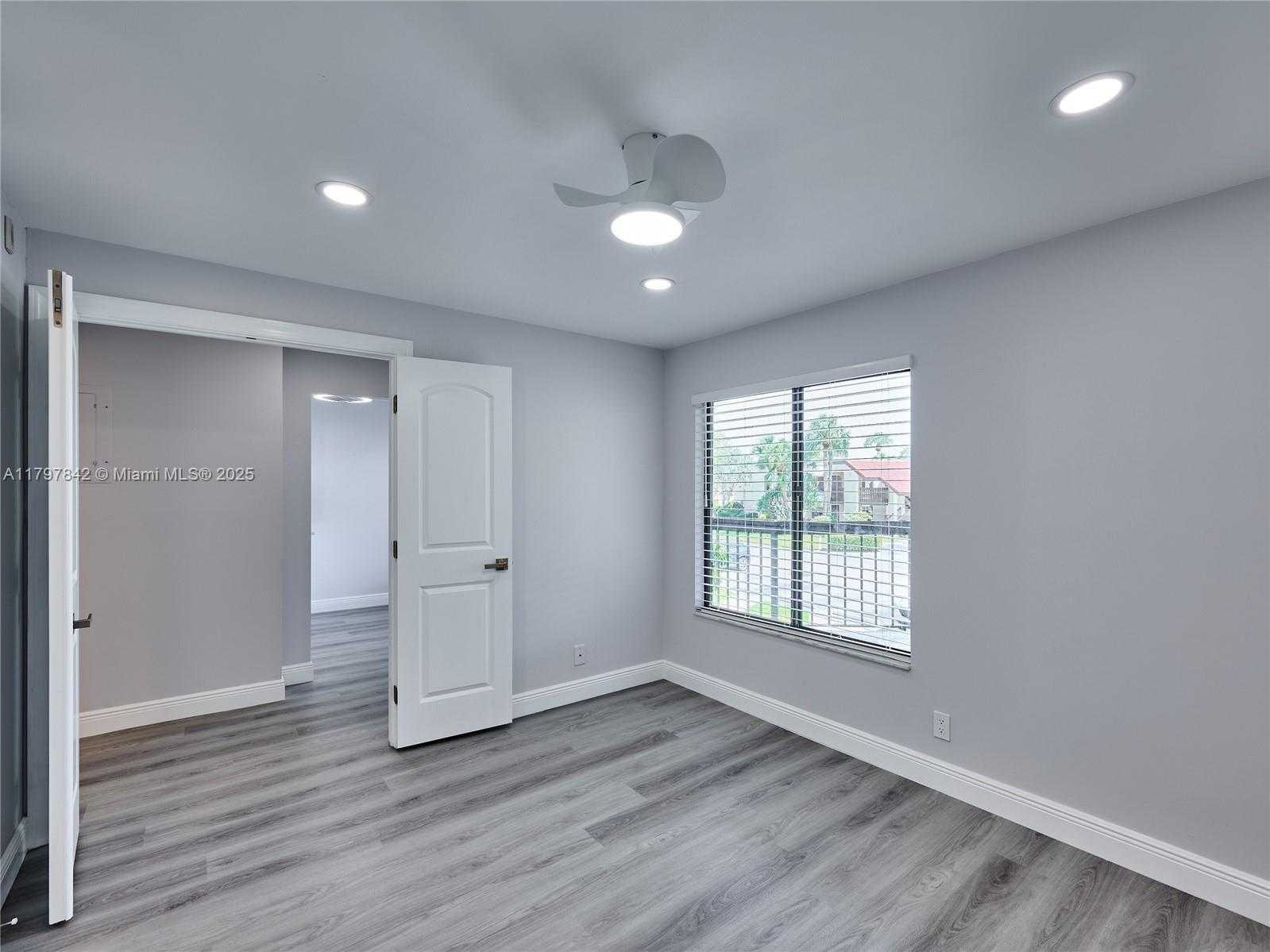 Small Image of 5380 CEDAR LAKE DR #204, Boynton Beach Number 20