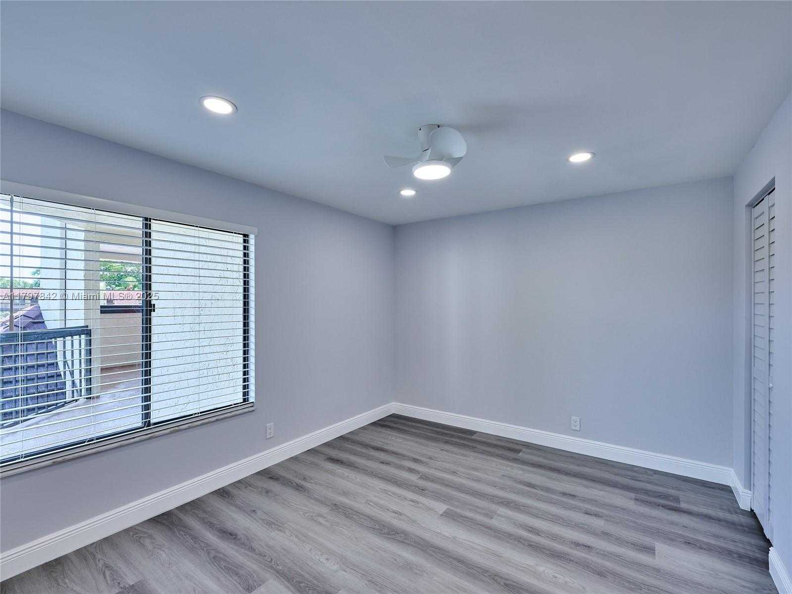Small Image of 5380 CEDAR LAKE DR #204, Boynton Beach Number 21