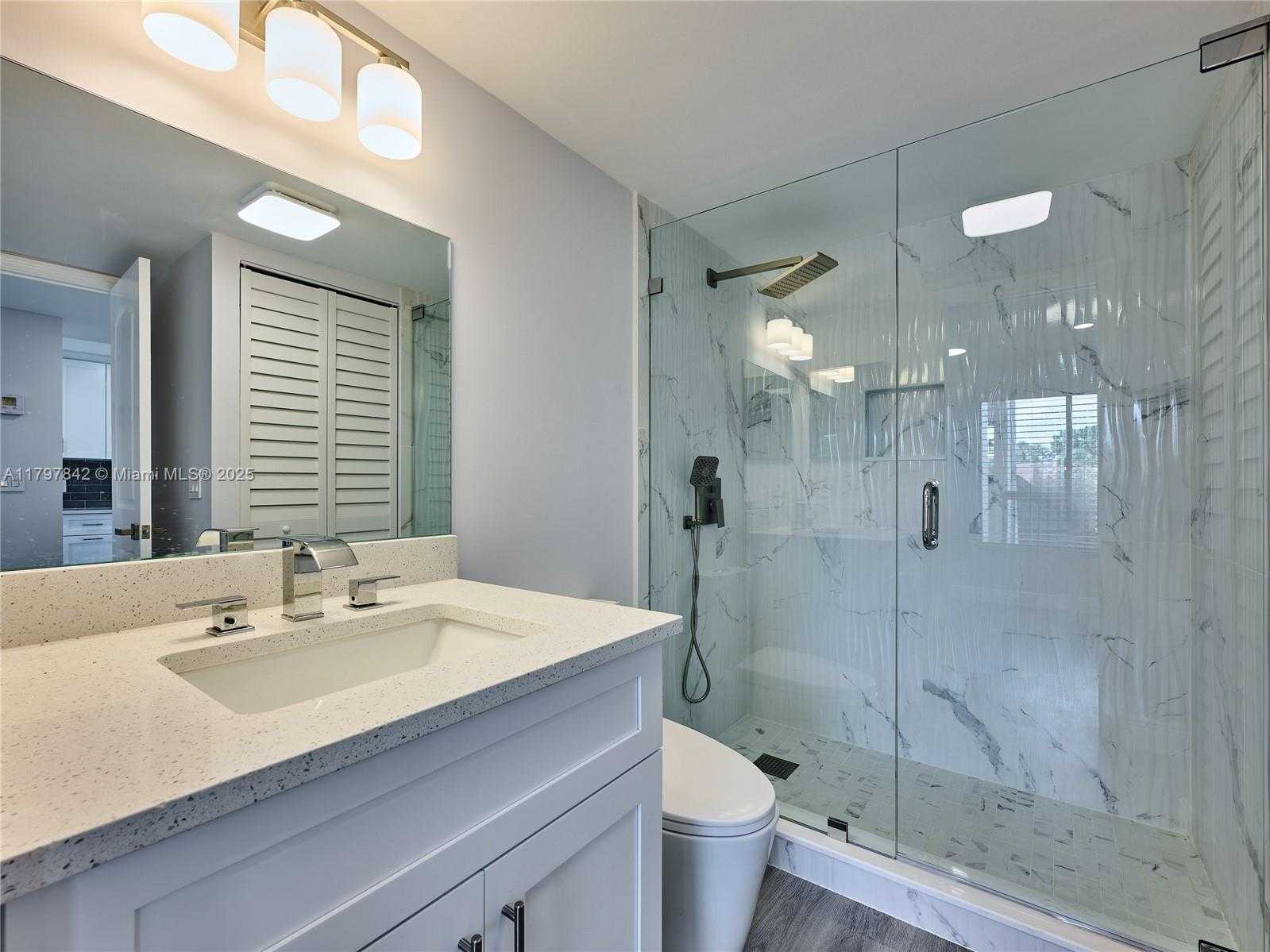 Small Image of 5380 CEDAR LAKE DR #204, Boynton Beach Number 22