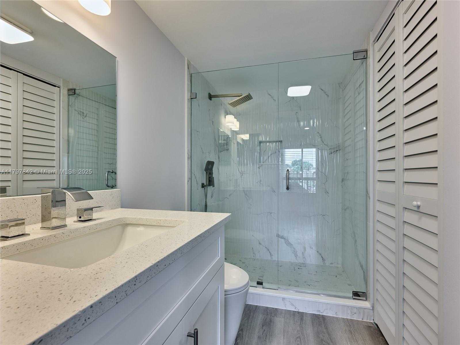 Small Image of 5380 CEDAR LAKE DR #204, Boynton Beach Number 23