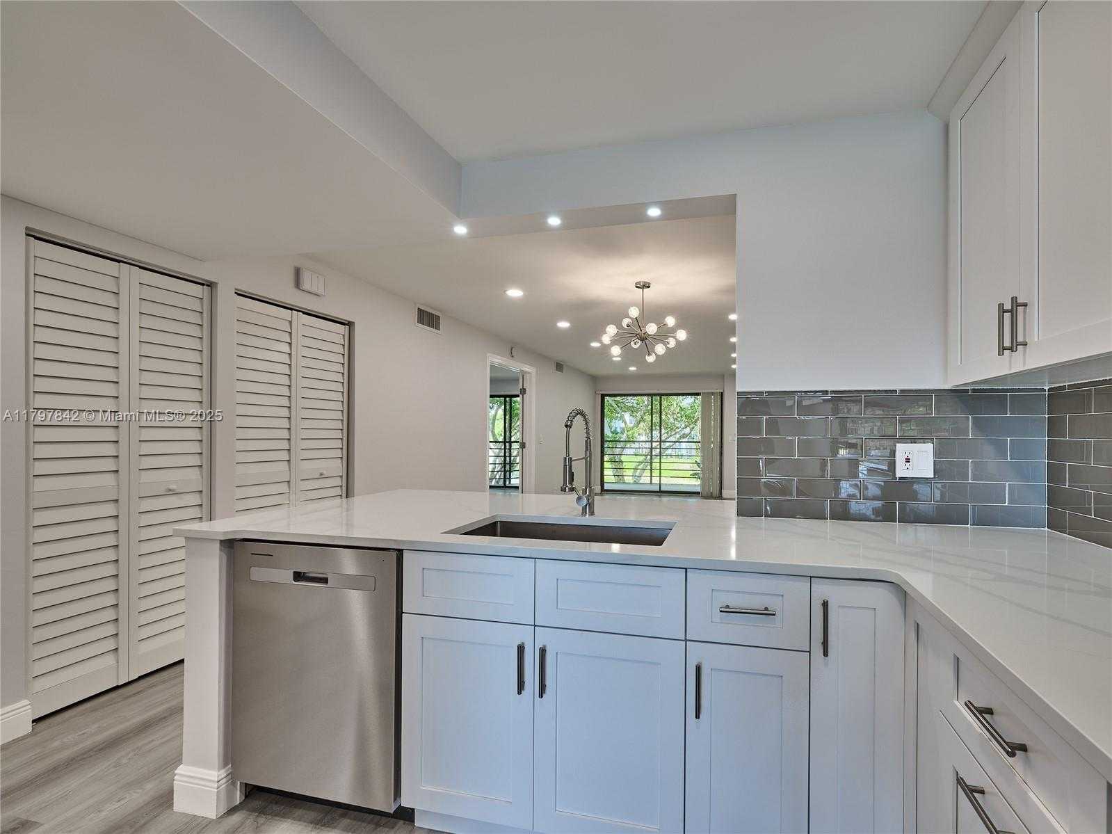 Small Image of 5380 CEDAR LAKE DR #204, Boynton Beach Number 31