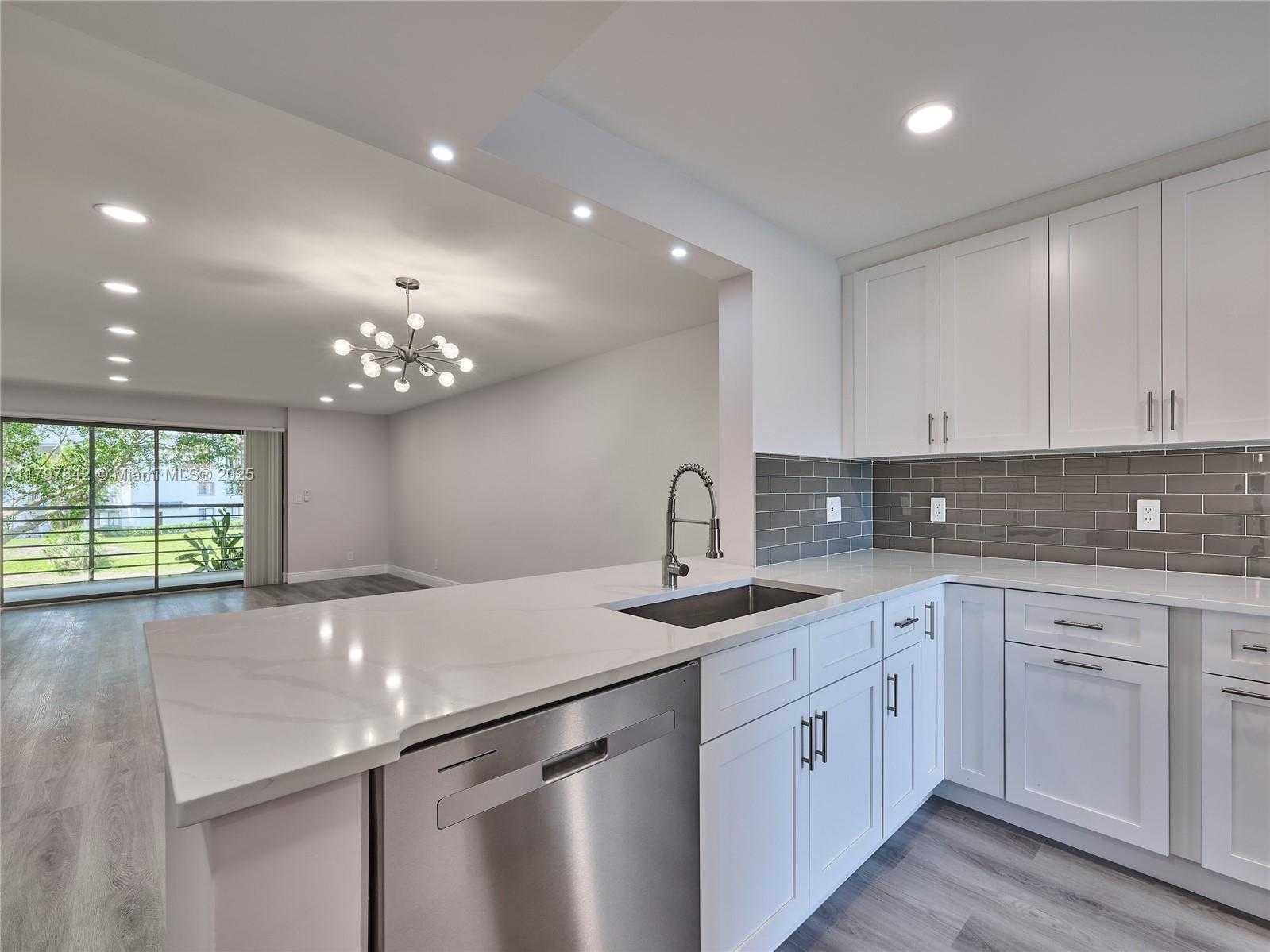 Small Image of 5380 CEDAR LAKE DR #204, Boynton Beach Number 33