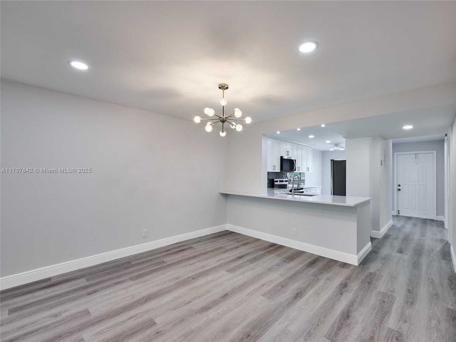 Small Image of 5380 CEDAR LAKE DR #204, Boynton Beach Number 38