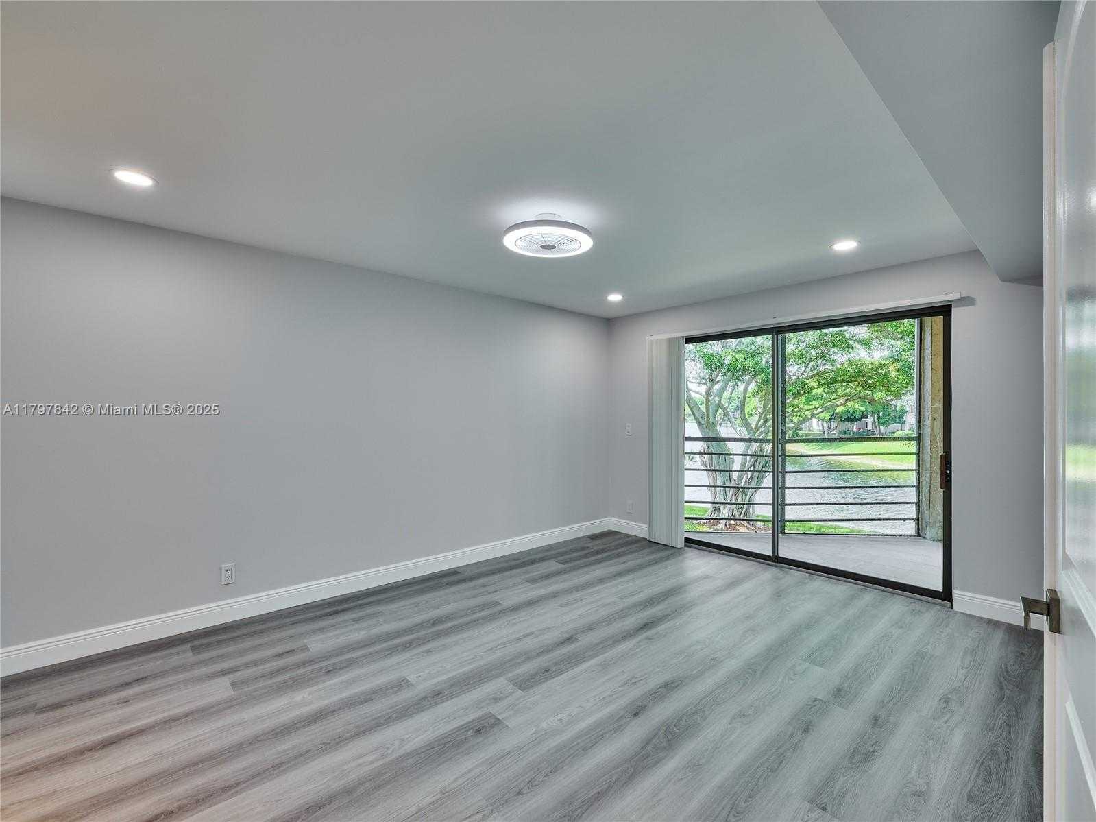 Small Image of 5380 CEDAR LAKE DR #204, Boynton Beach Number 41