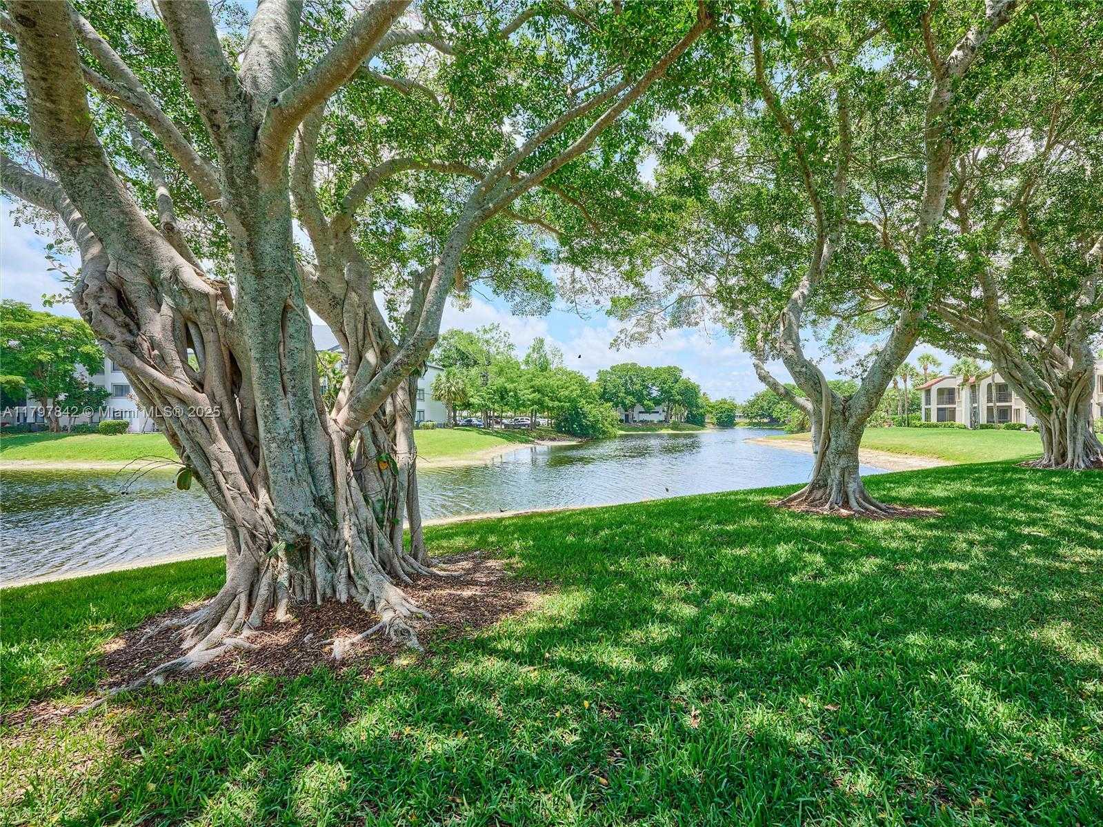 Small Image of 5380 CEDAR LAKE DR #204, Boynton Beach Number 42