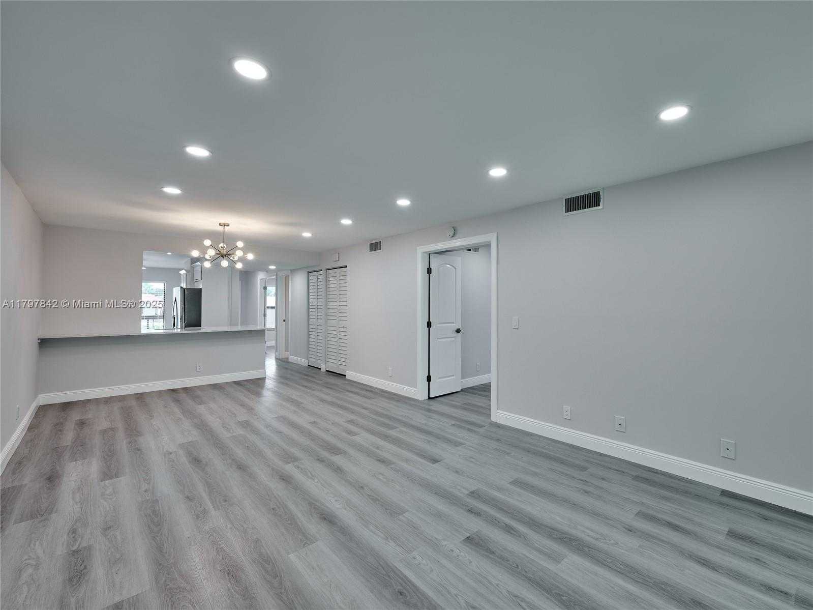 Small Image of 5380 CEDAR LAKE DR #204, Boynton Beach Number 49