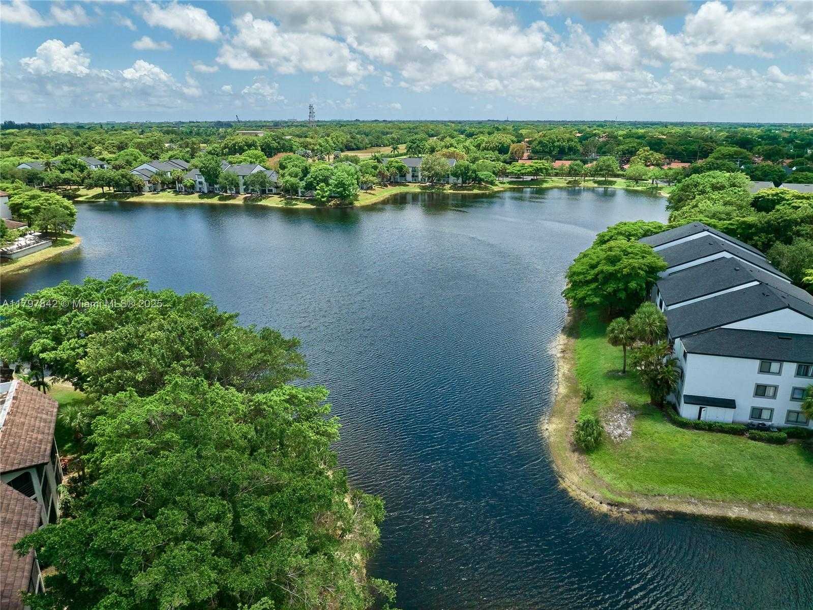 Small Image of 5380 CEDAR LAKE DR #204, Boynton Beach Number 63