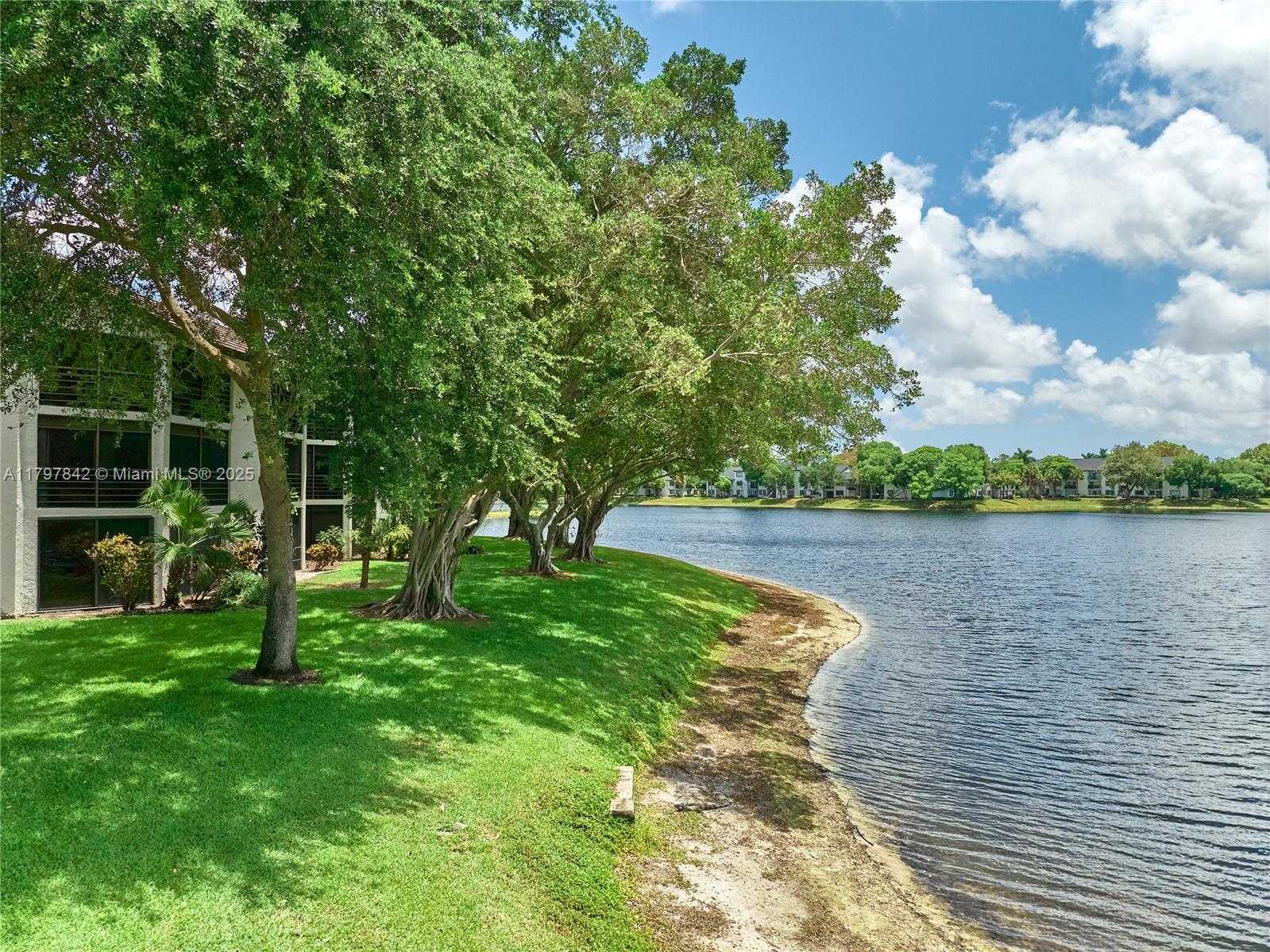 Small Image of 5380 CEDAR LAKE DR #204, Boynton Beach Number 65