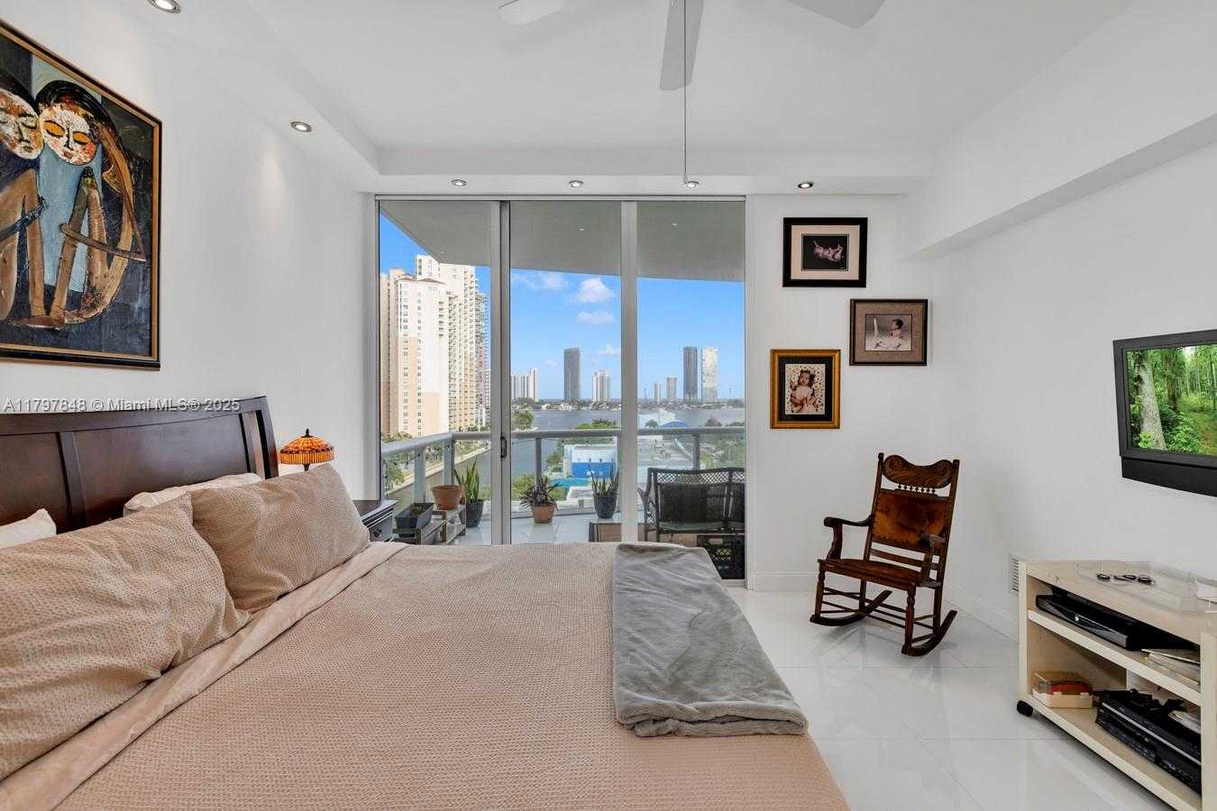 Small Image of 3131 NORTH EAST 188TH ST #2-1004, Aventura Number 24