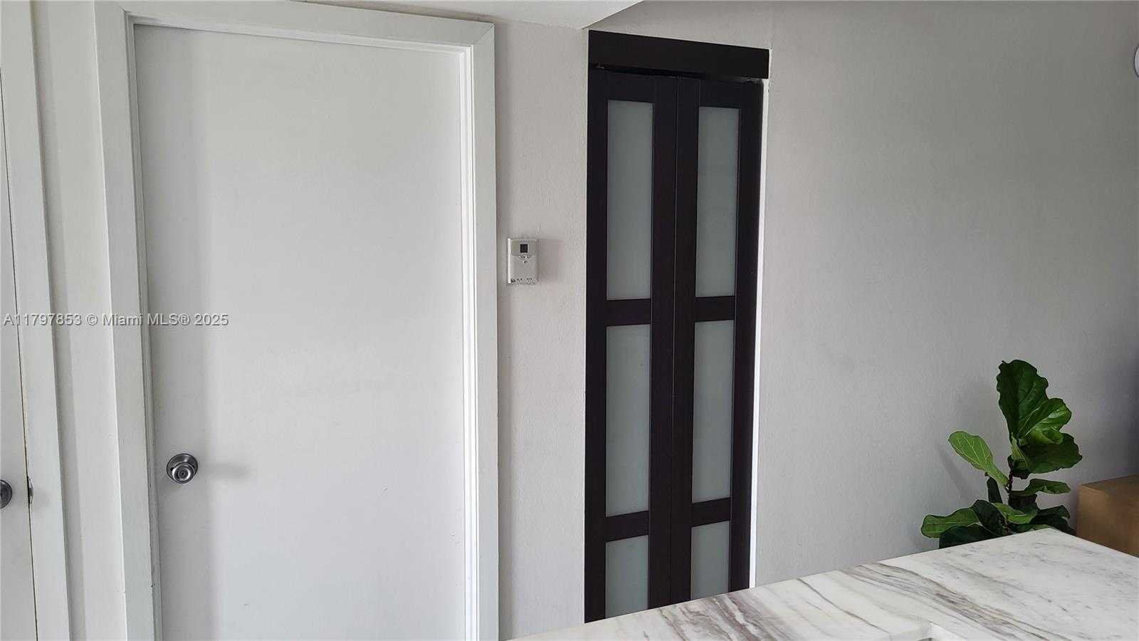 Small Image of 3475 NORTH COUNTRY CLUB DR #614, Aventura Number 13