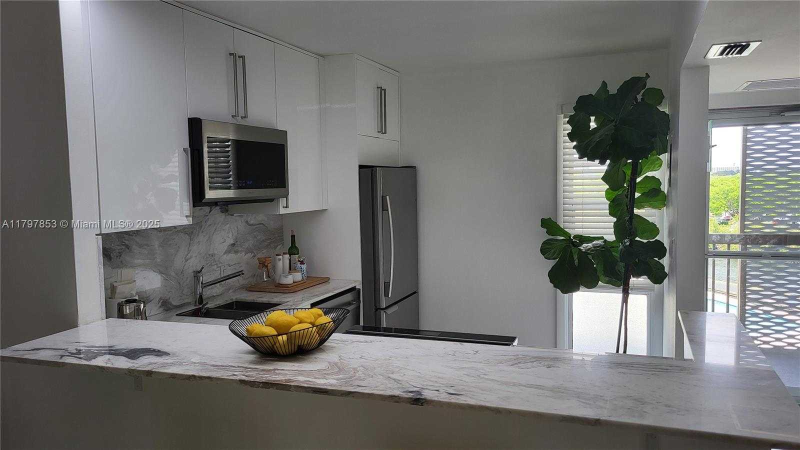 Small Image of 3475 NORTH COUNTRY CLUB DR #614, Aventura Number 19