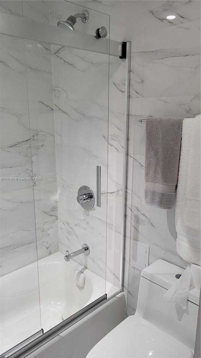 Small Image of 3475 NORTH COUNTRY CLUB DR #614, Aventura Number 27