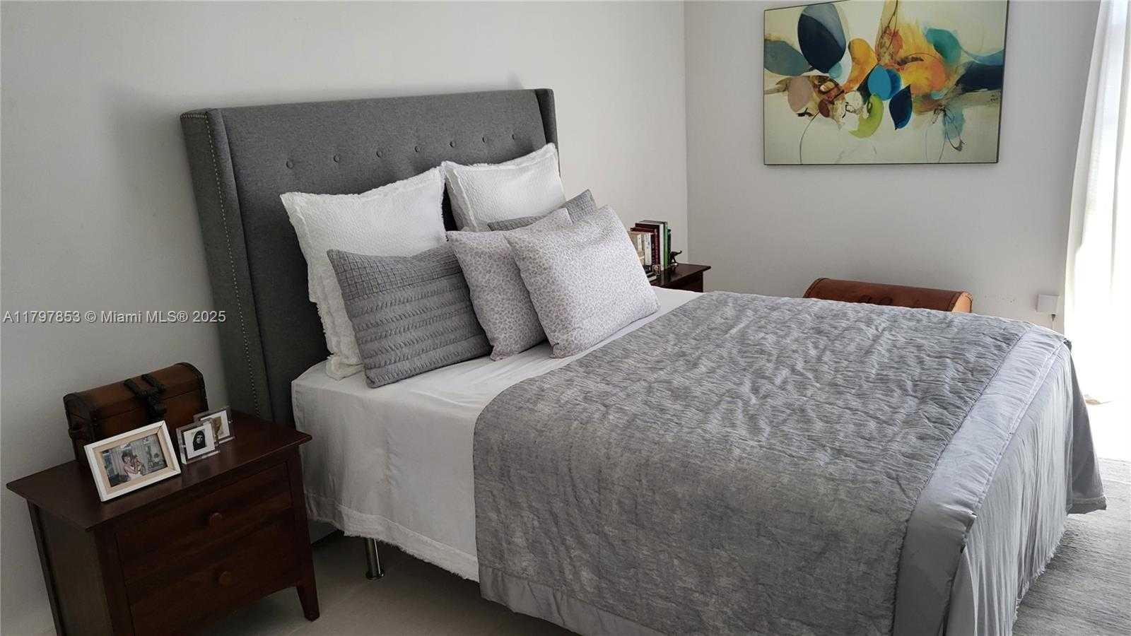 Small Image of 3475 NORTH COUNTRY CLUB DR #614, Aventura Number 36